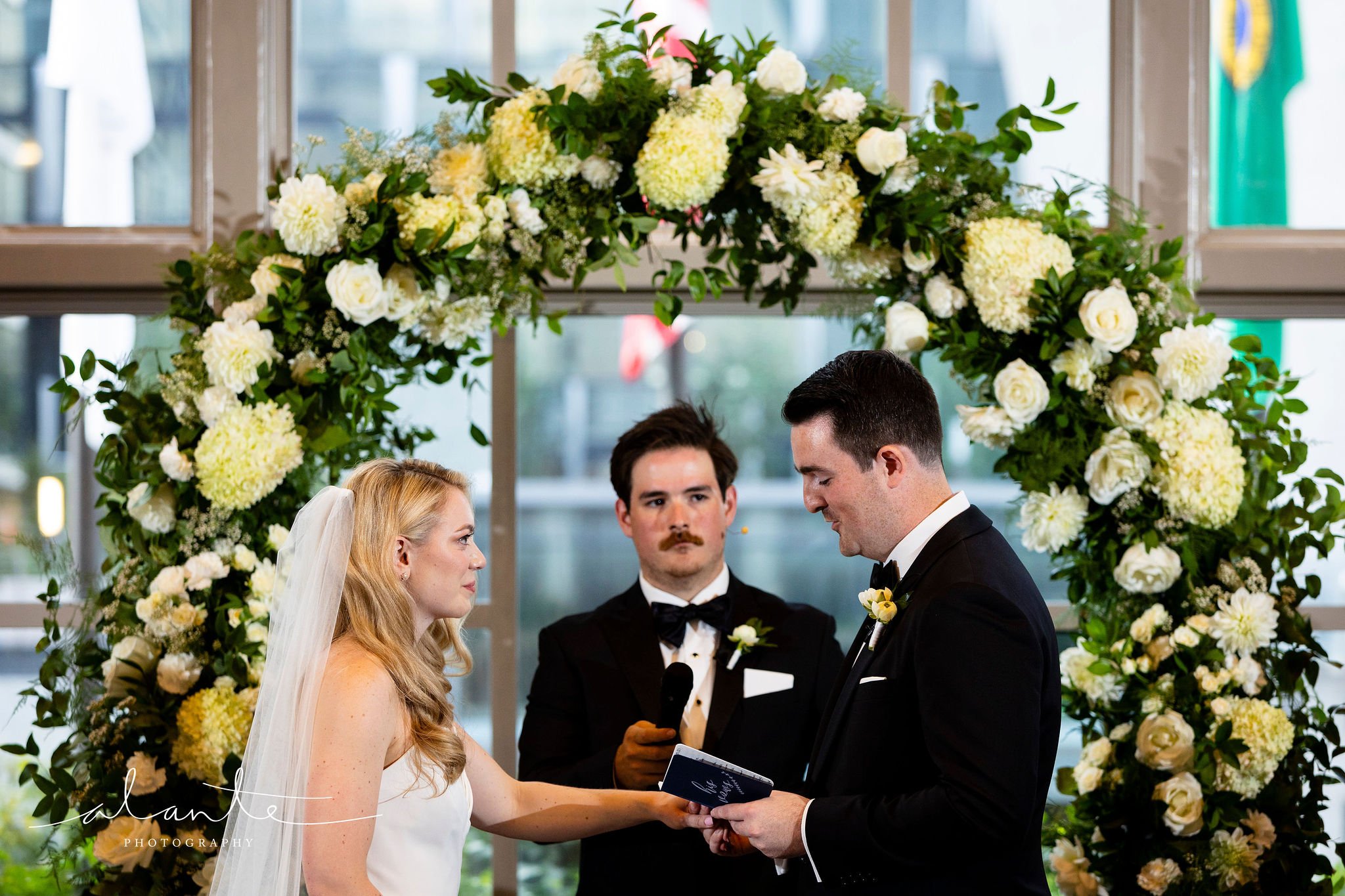 Alante-Photography-Seattle-Washington-Fairmont-Olympic-Wedding-073.jpg