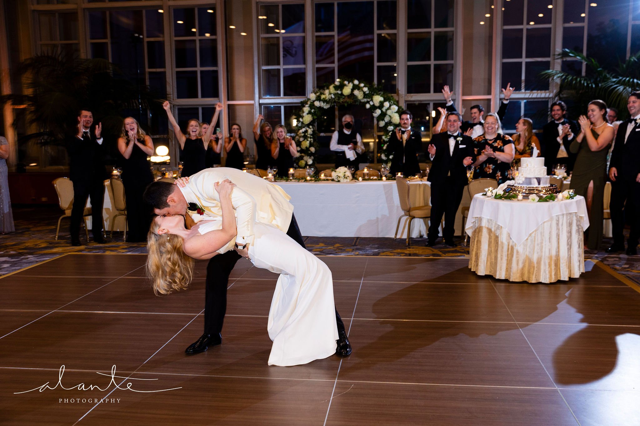 Alante-Photography-Seattle-Washington-Fairmont-Olympic-Wedding-093.jpg