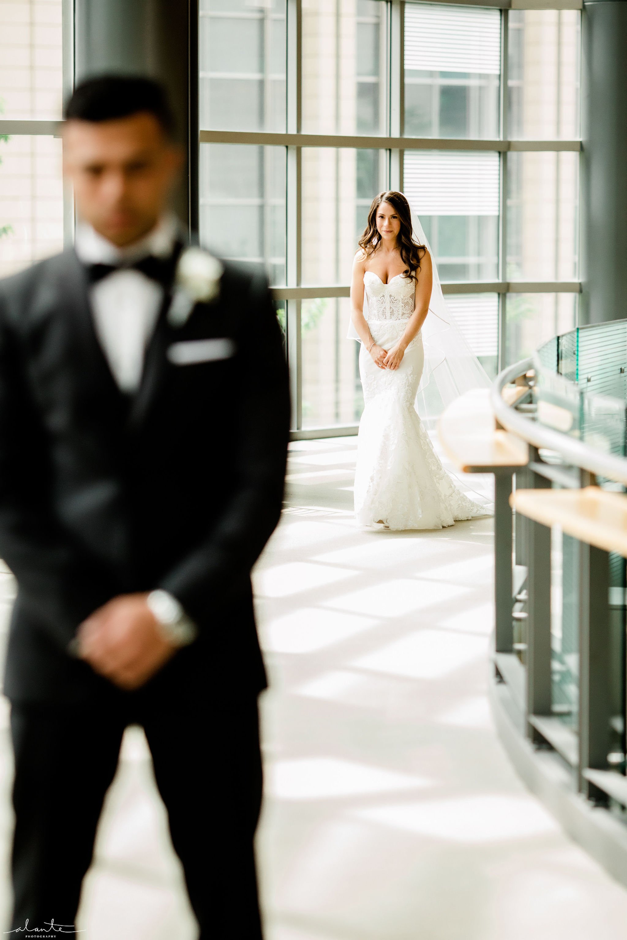 Alante-Photography-Seattle-Washington-Benaroya-Hall-Wedding-007.jpg