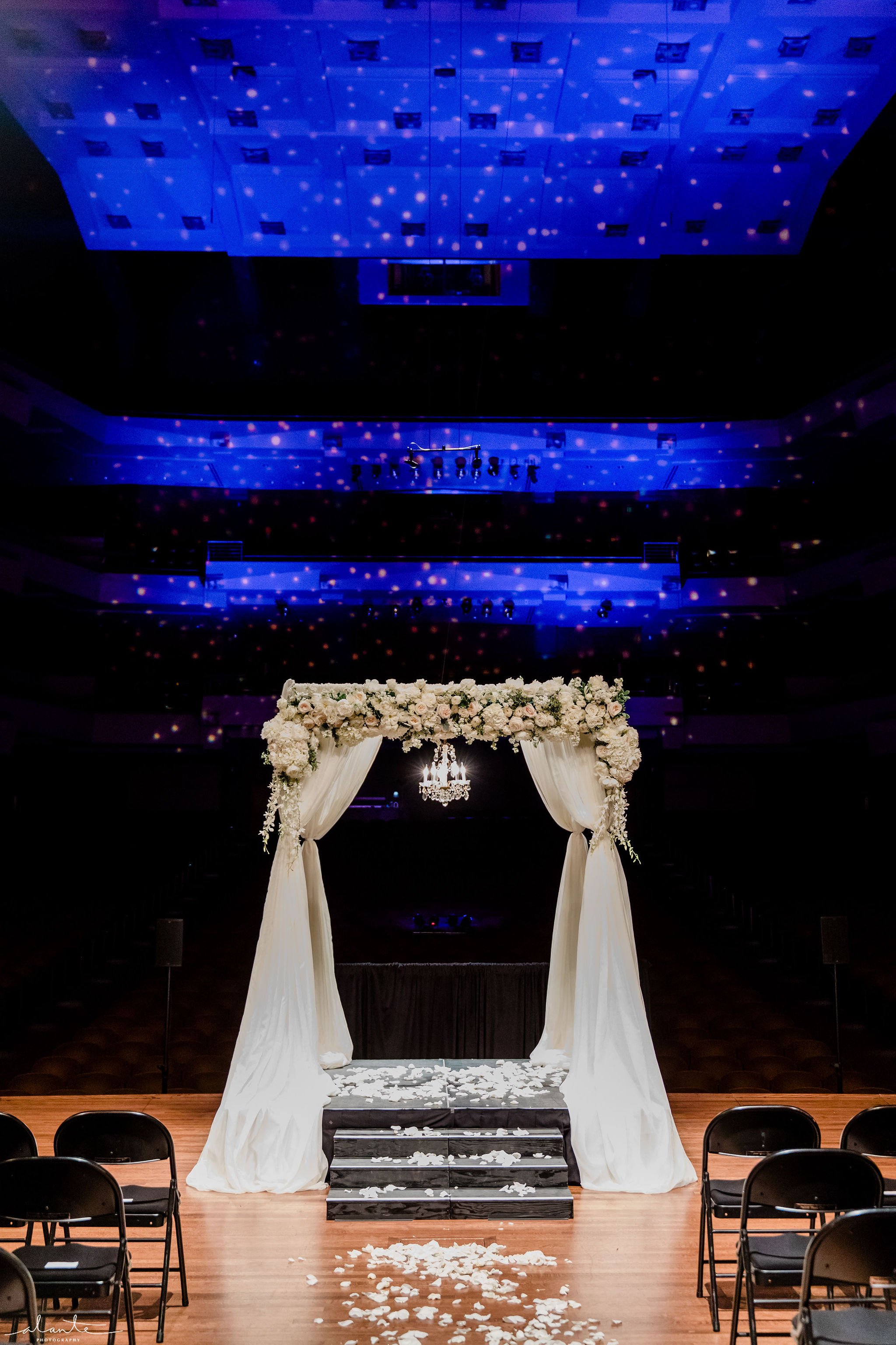 Alante-Photography-Seattle-Washington-Benaroya-Hall-Wedding-030.jpg