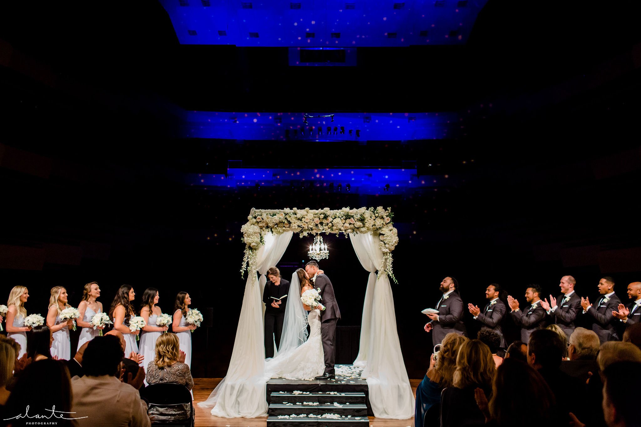 Alante-Photography-Seattle-Washington-Benaroya-Hall-Wedding-044.jpg