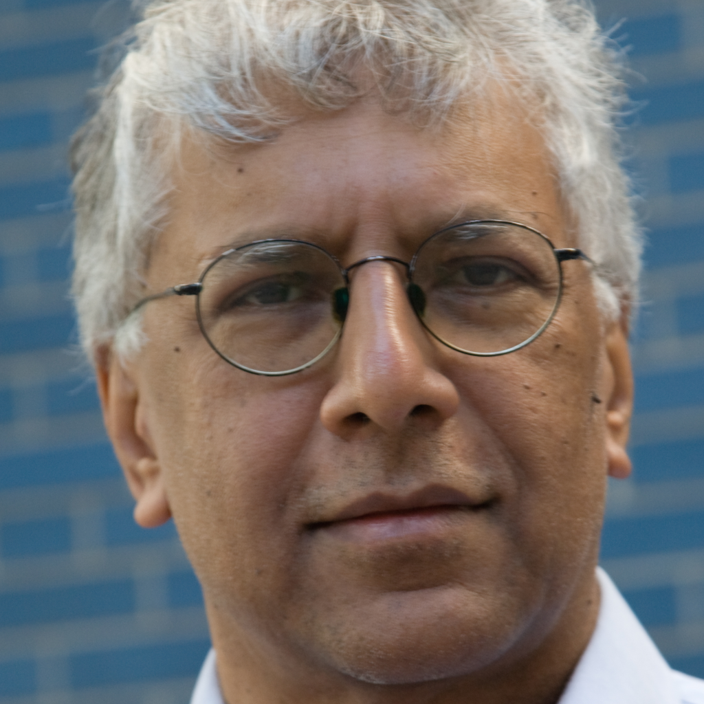 Photo of Vijay Seshadri by Lisa Pines