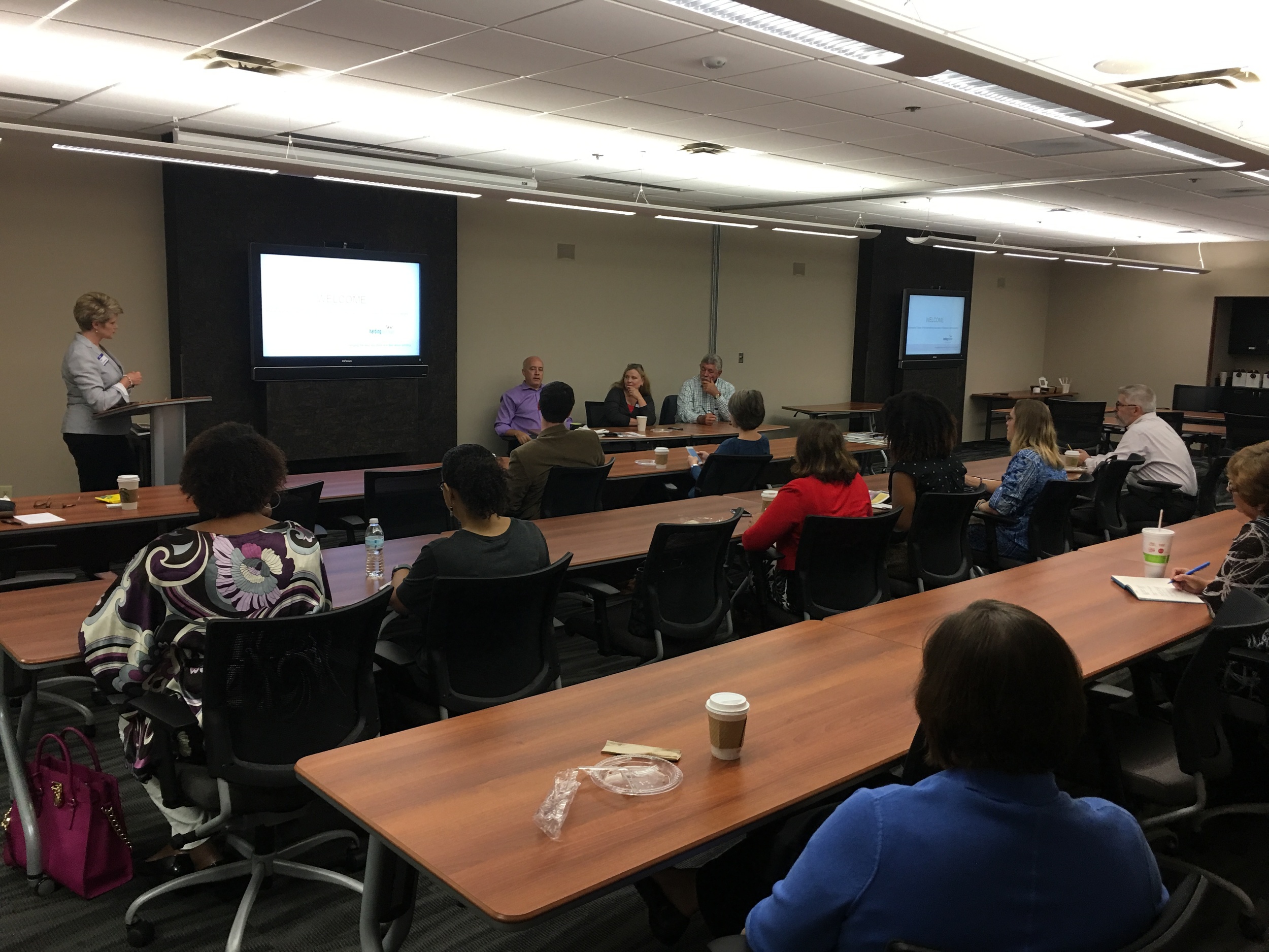 Racquel Bahamonde, President of IABC leads a panel discussion featuring publishing pros: Tom Britt, Shannon Dawson and Steve Greenberg.