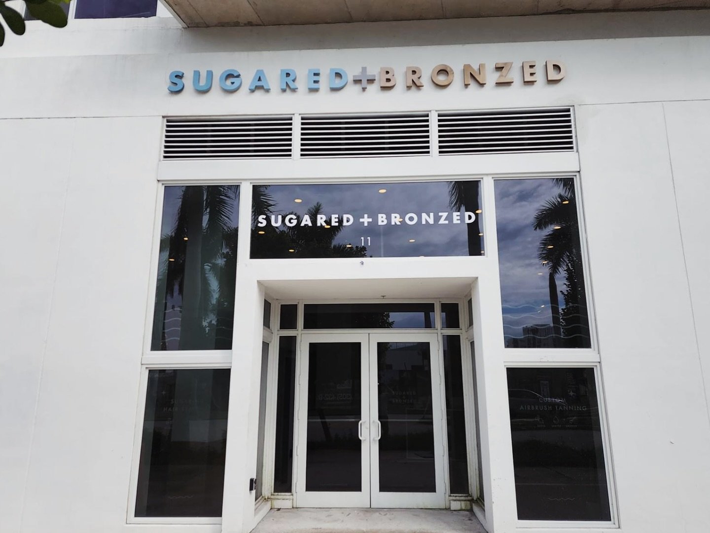Signage package completed for Sugared + Bronzed &mdash; 3D exterior letters, interior wall graphics, and storefront vinyl.

Clean work, on brand, and built to last. 

Always a pleasure working with the team at Sugared + Bronzed 🤍🤎💙

#Signage #3DLe