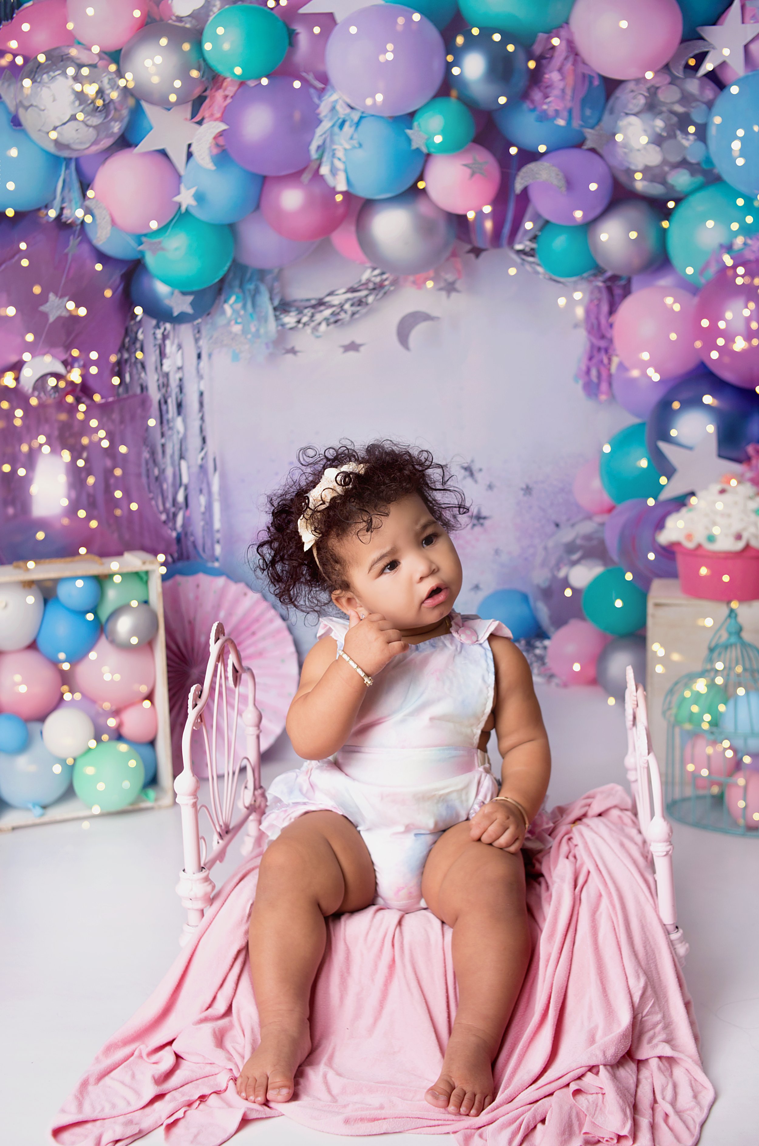 cake smash photoshoot, brentwood photo studio baby girl, balloons, brentwood tennessee
