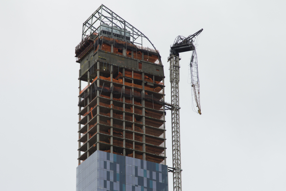  Crane broken as a result of Hurricane Sandy in Manhattan, New York.&nbsp; 