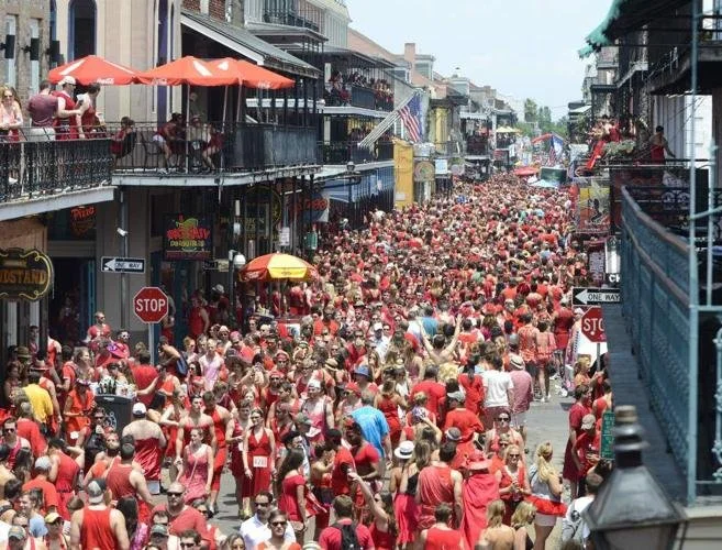 Public Show for Red Dress Run