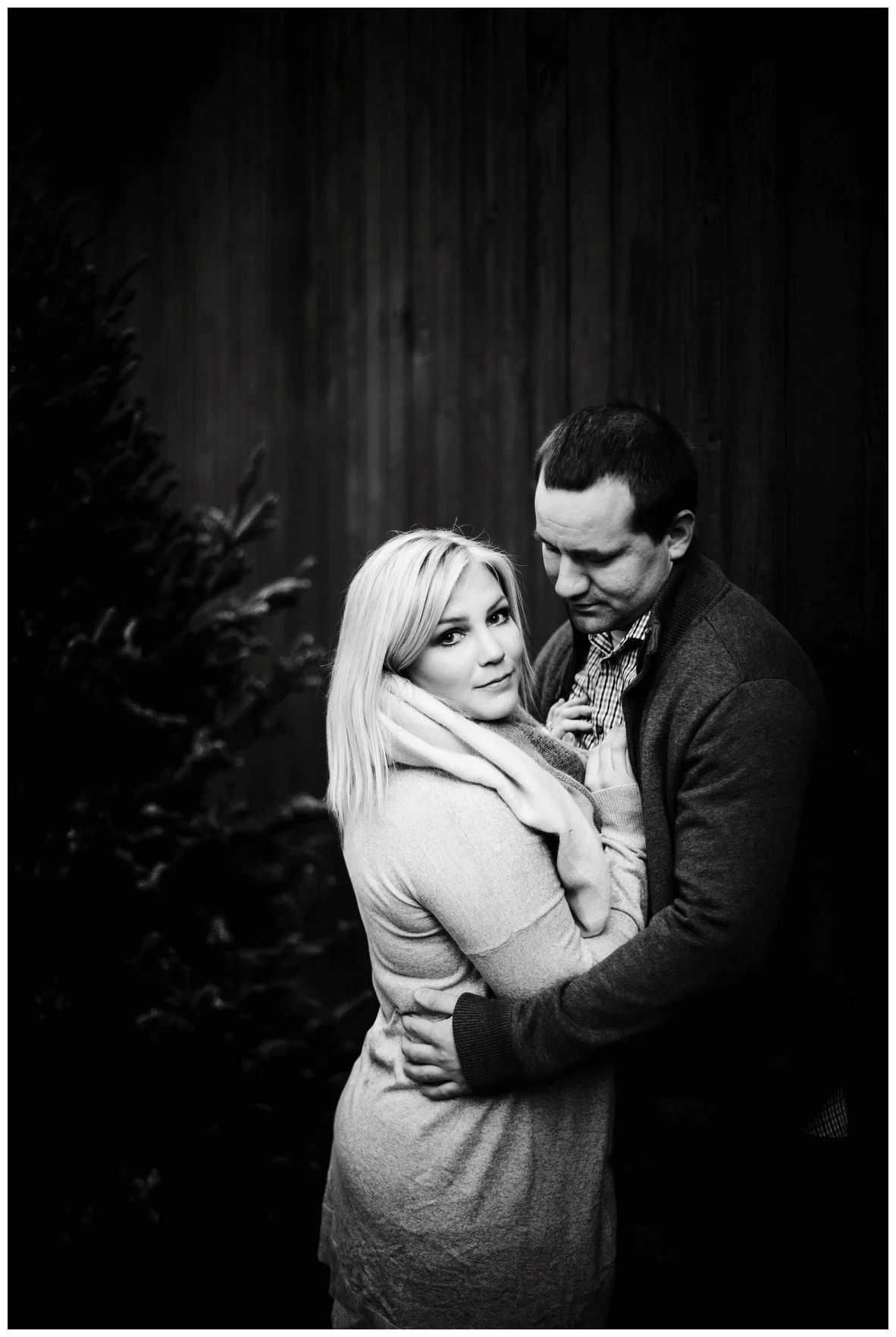 Christmas Tree Farm Engagement_0046.jpg
