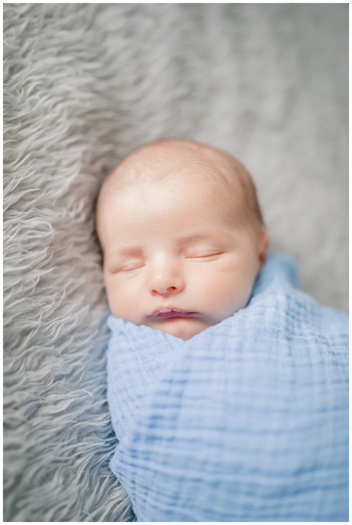 In Home Newborn Session_0011.jpg