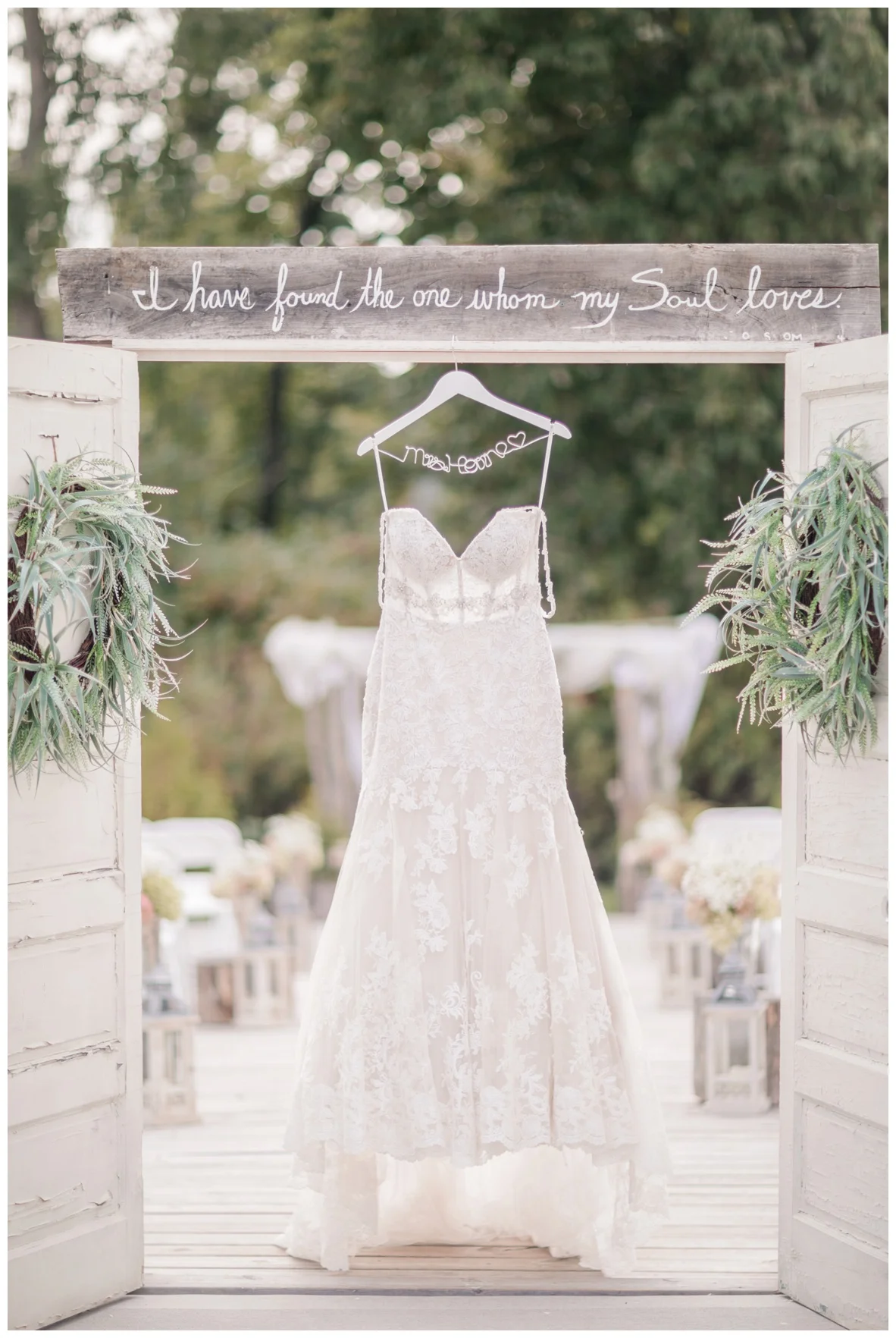 The Barn on Enchanted Acres Wedding_0008.jpg