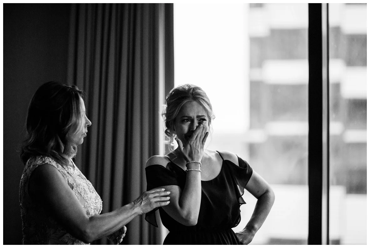 Cleveland Marriott Downtown Wedding_0010.jpg