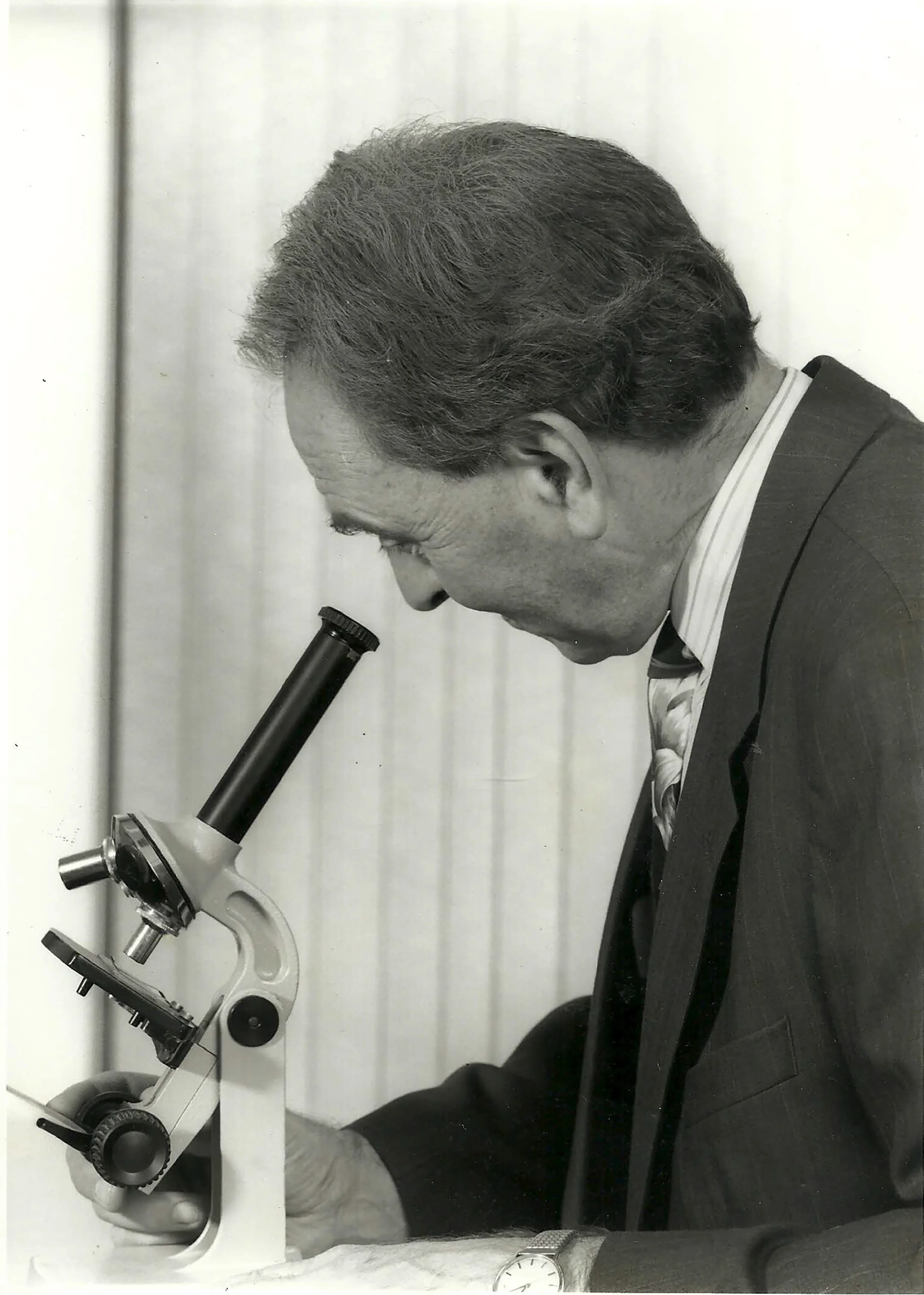 P.G. Davies B.Sc., M.Phil., C.Chem., F.R.S.C., M.I.T. Member of The Institute of Trichologists, London.