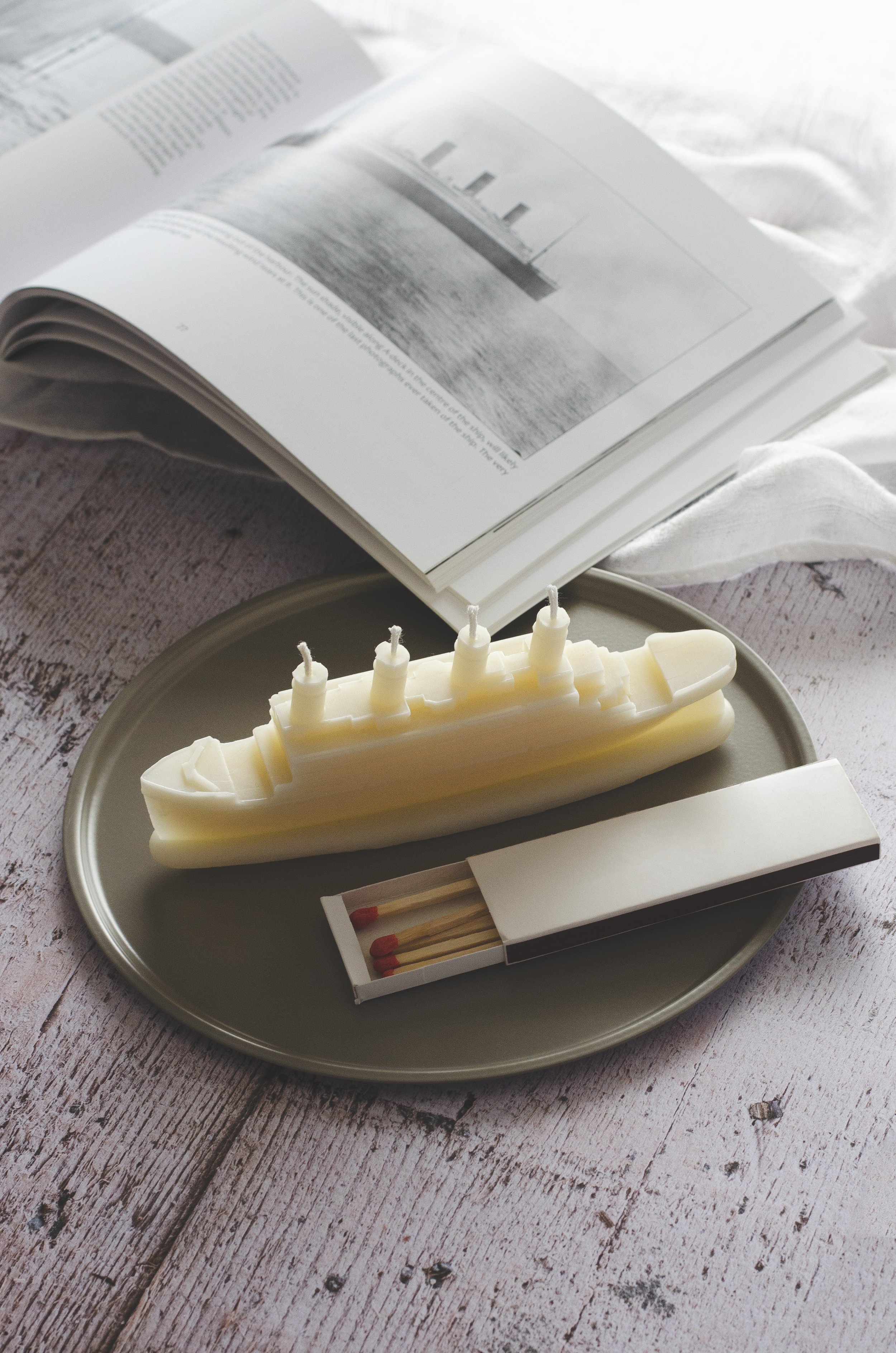 Titanic Candle & Melt Shoot 4.jpg