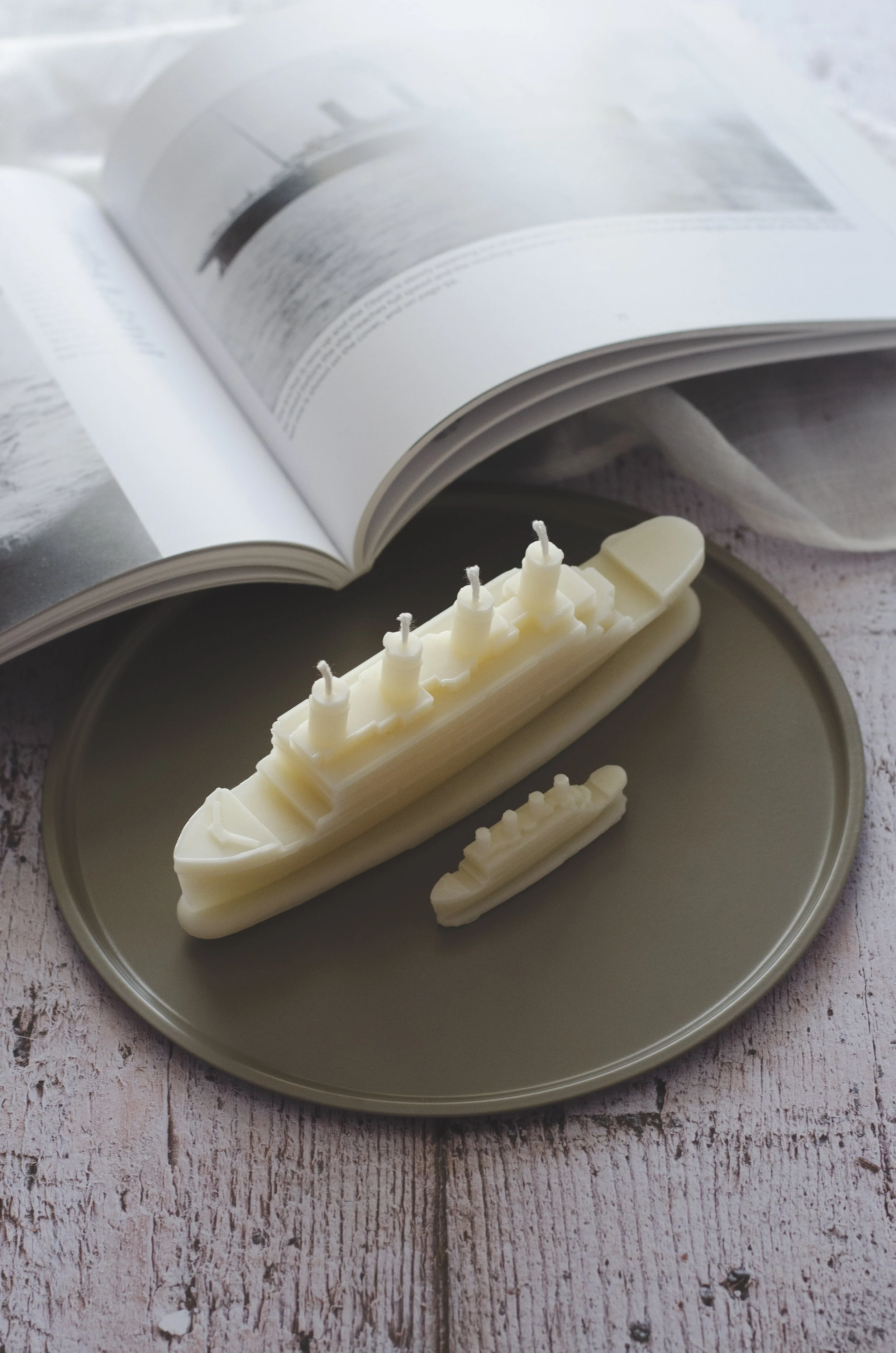 Titanic Candle & Melt Shoot 8.jpg
