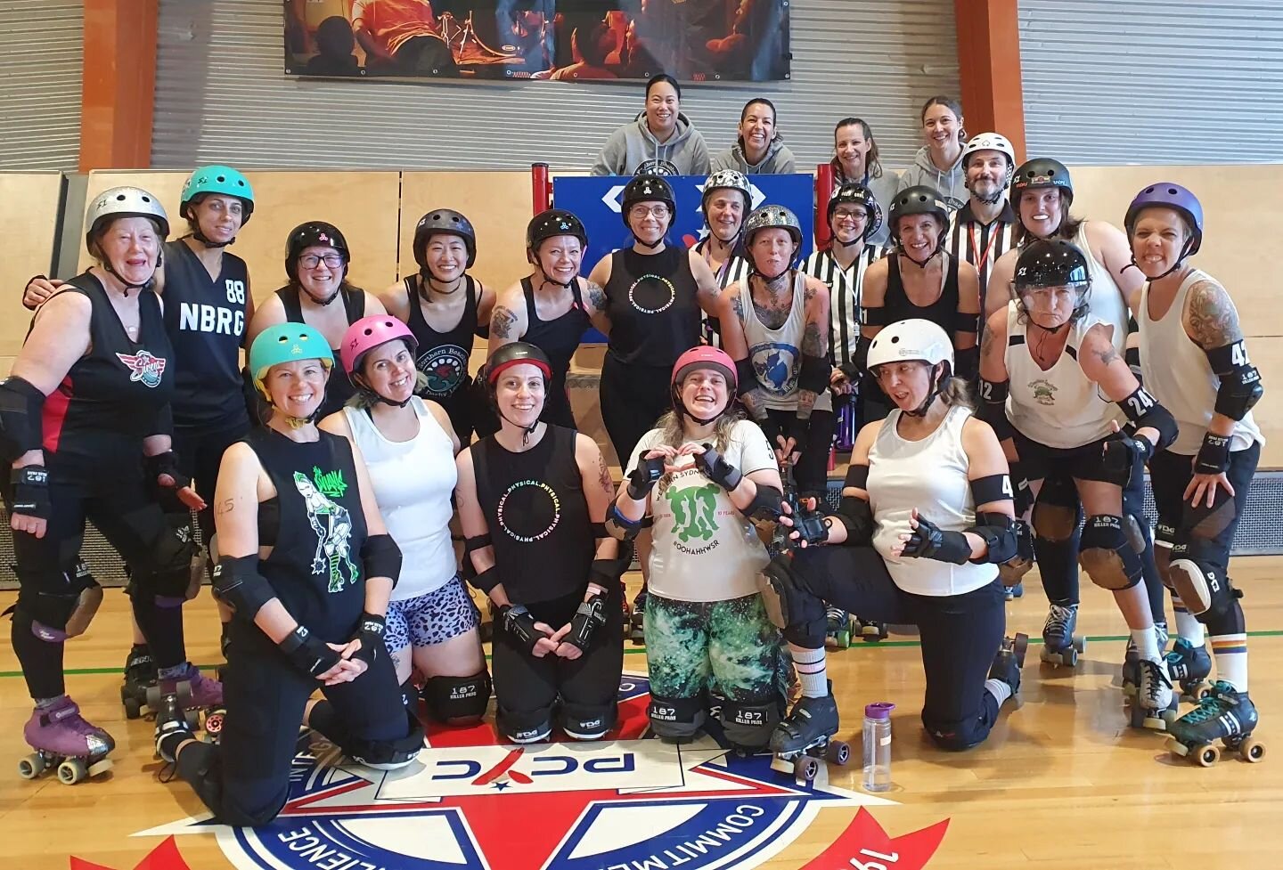 Thank you @western_sydney_rollers and @southsidederby for coming out for a super fun scrim with our Sirens today! Shout out to the refs who pointed and tooted at us, and our derby-skillers (and Priss!) who nso'd. 💪❤️ #rollerderby #rollerderbylove #s
