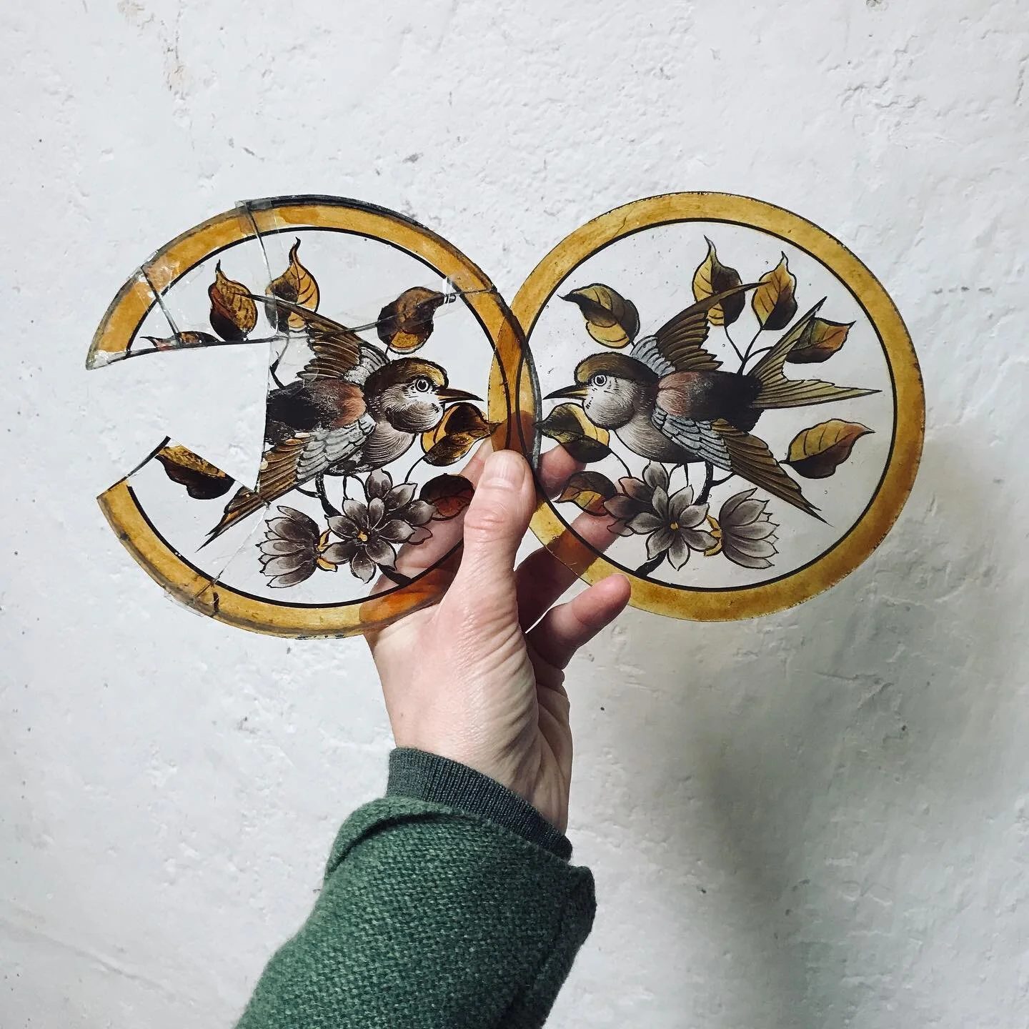 Sudden flurry of roundels to paint over the last couple of weeks. Always a pleasure to study the originals, which are usually around 150 years old. Strange to think that some of mine might still be there in 2170.

#stainedglass #stainedglasspainting 