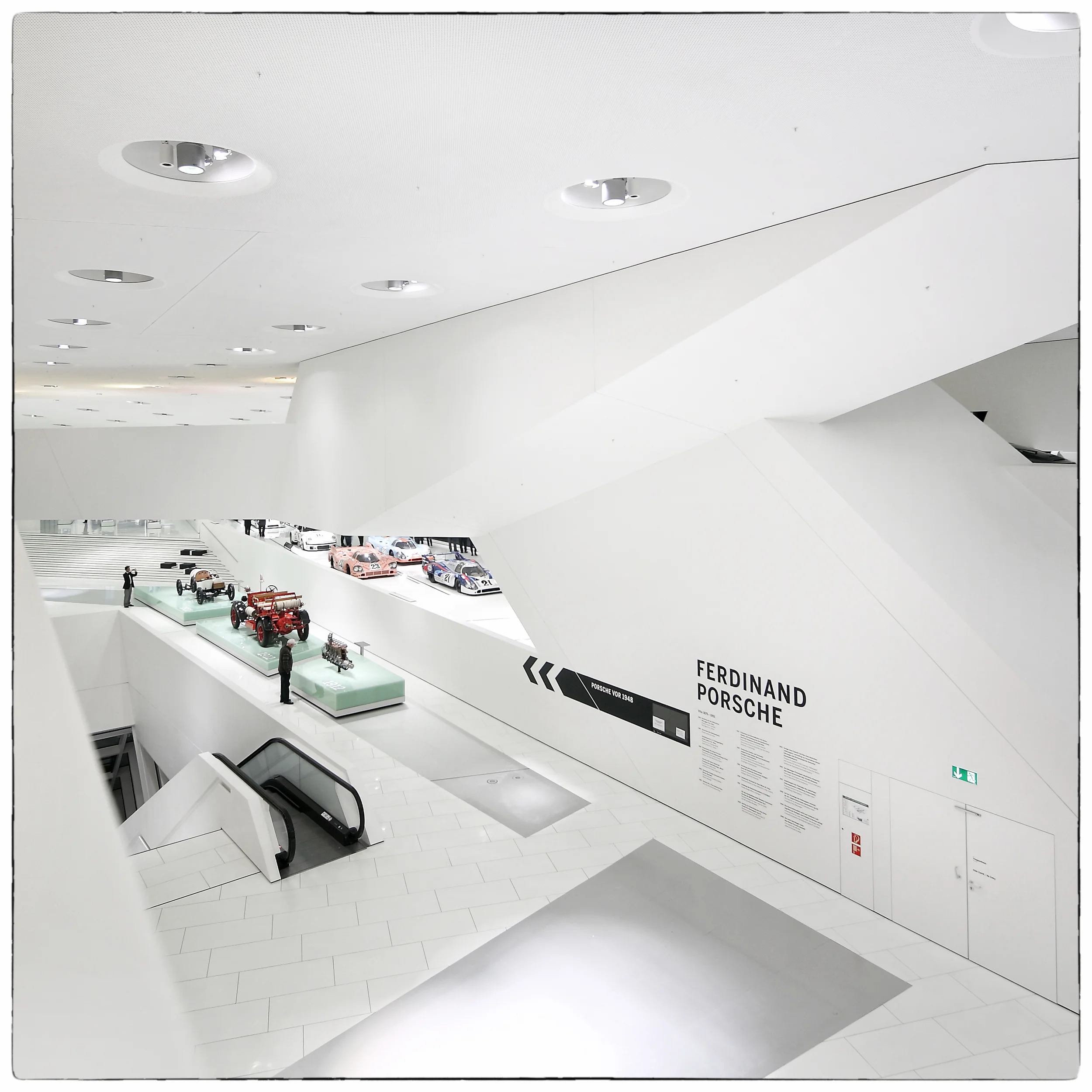 Bosch_Porsche_Museum_20140120_0350.jpg