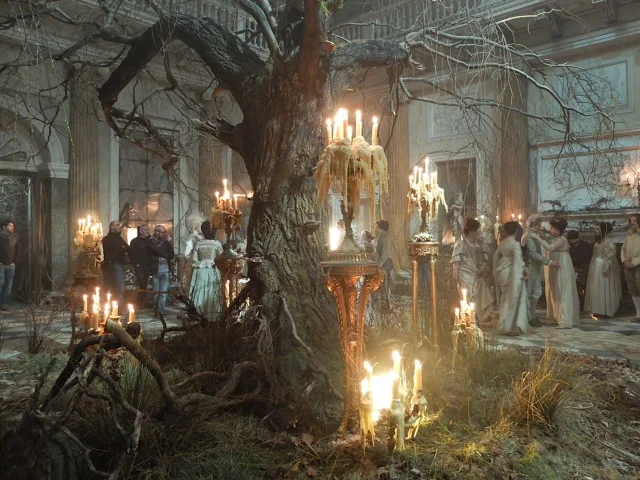 Jonathan Strange - tree in ballroom - design David Roger.JPG