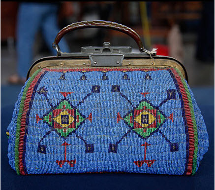  Native American beaded bag 