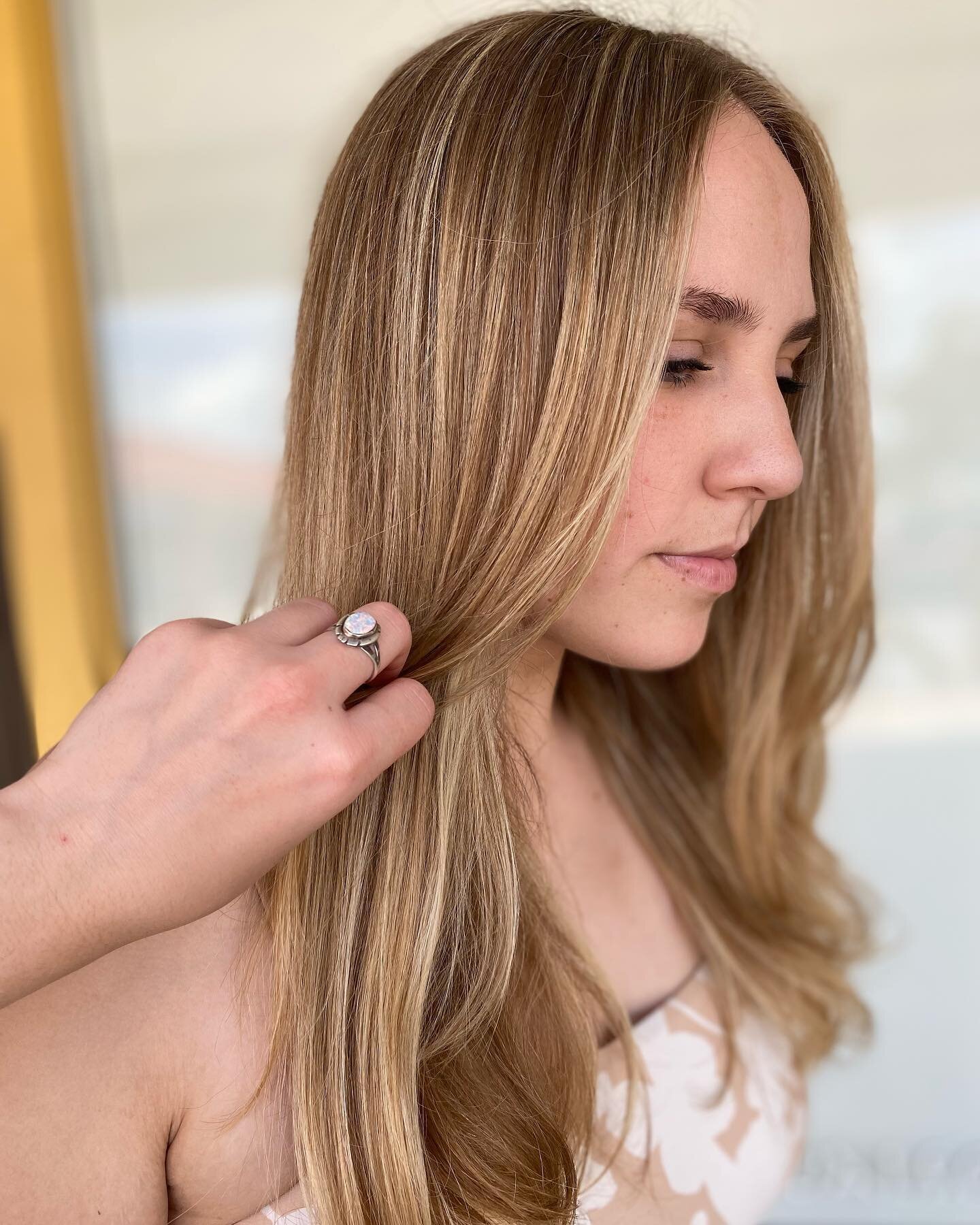 Artist - Lauren

Time to get a #sunkissed glow with perfectly placed #highlights #💛
#balayage #hair #hairstyles #haircut #haircolor #hairstyle #hairtransformation #hairfashion #hairgoals #hairideas #hairbrained #haircolorist #hairart #hairlove #blon