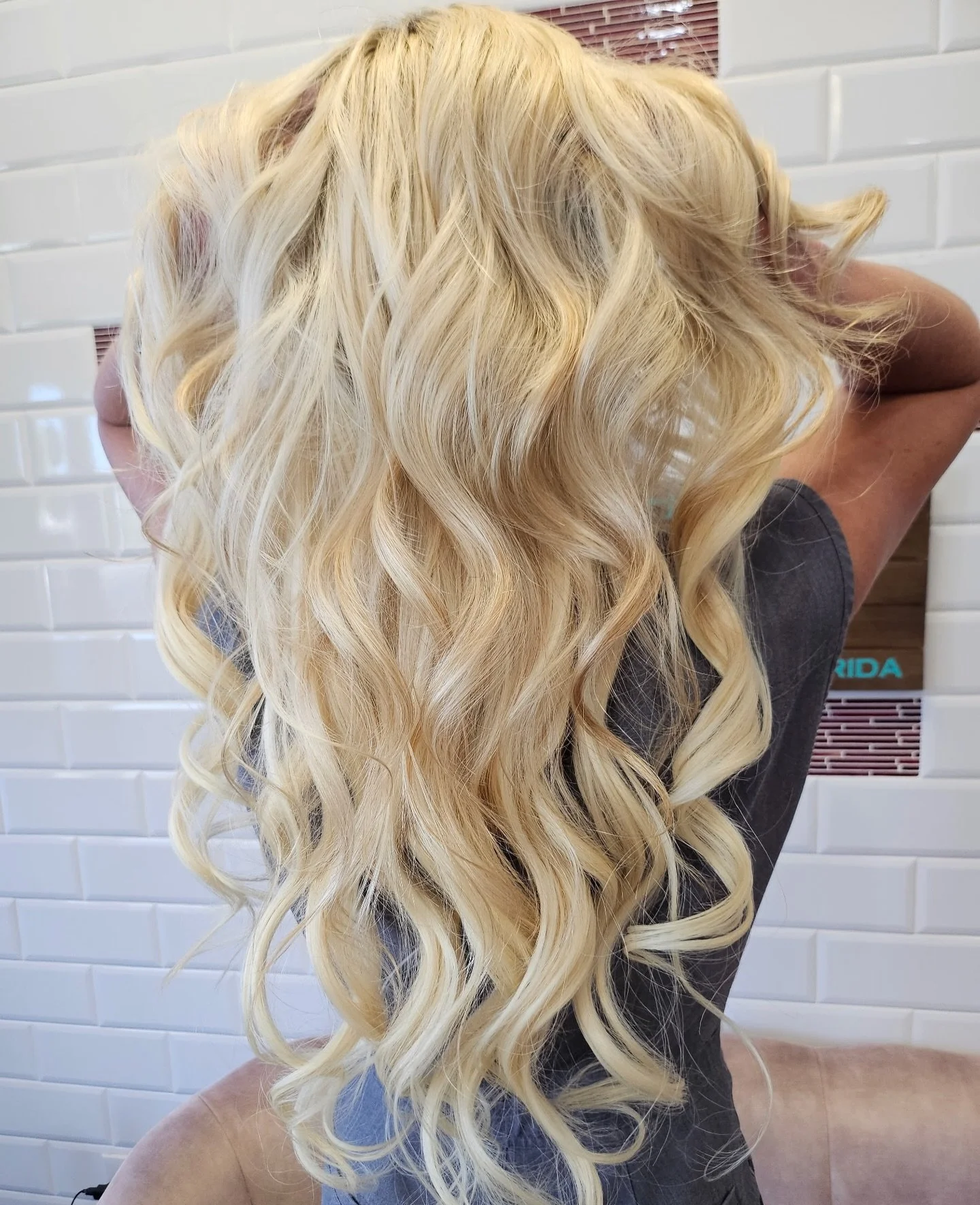 New Year New Blonde! 🪩✨
Stylist: Aspen @aspenshairadventures 

Book your next hair appointment now using the link in our bio or call 941-752-8020

#bradentonhairsalon #bradenton #bradentonhair #bradentonhairstylist