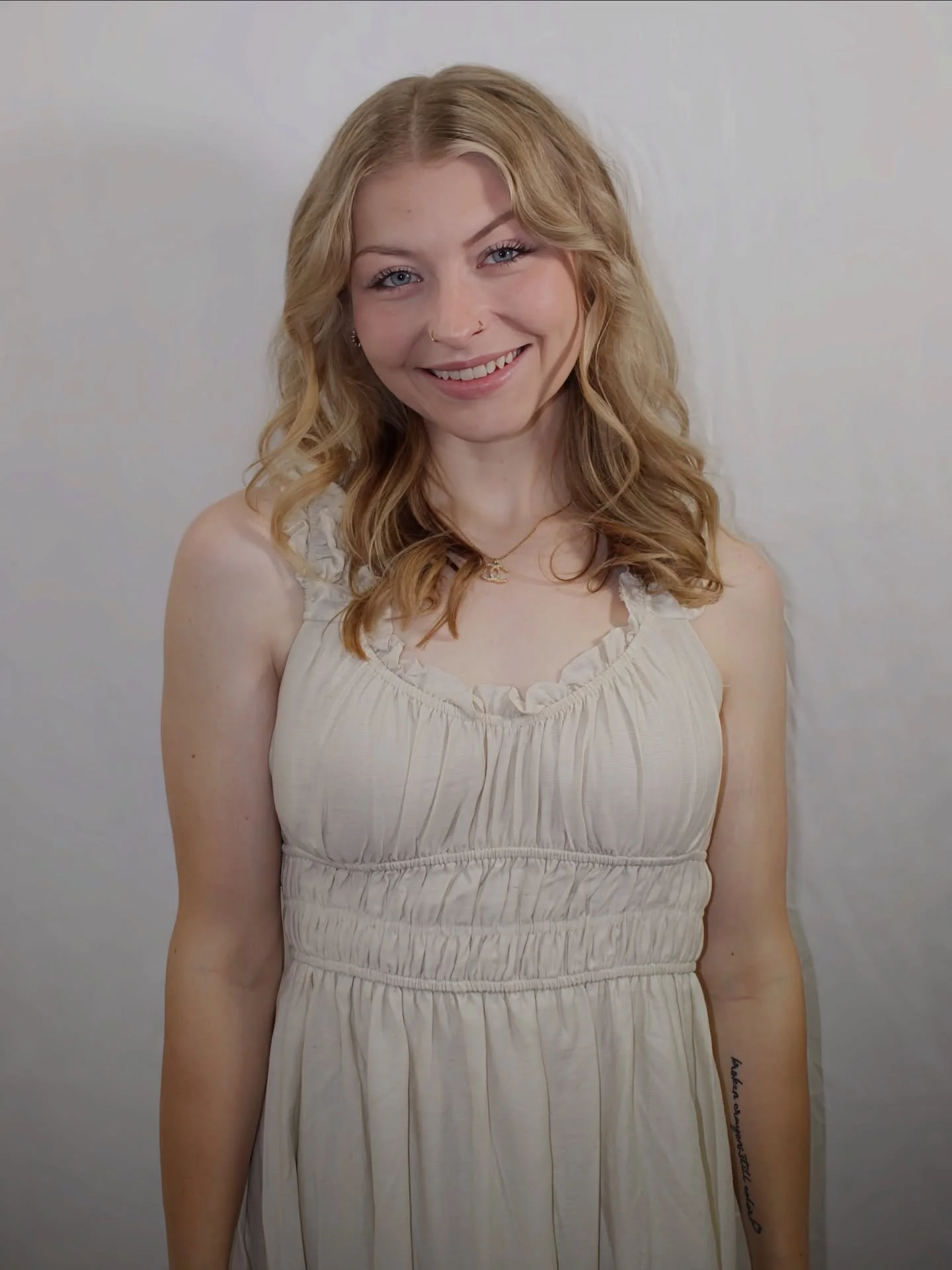 Everyone help us wish our wonderful stylist Sarah B the happiest of birthdays!!! 🎂🎊🎁