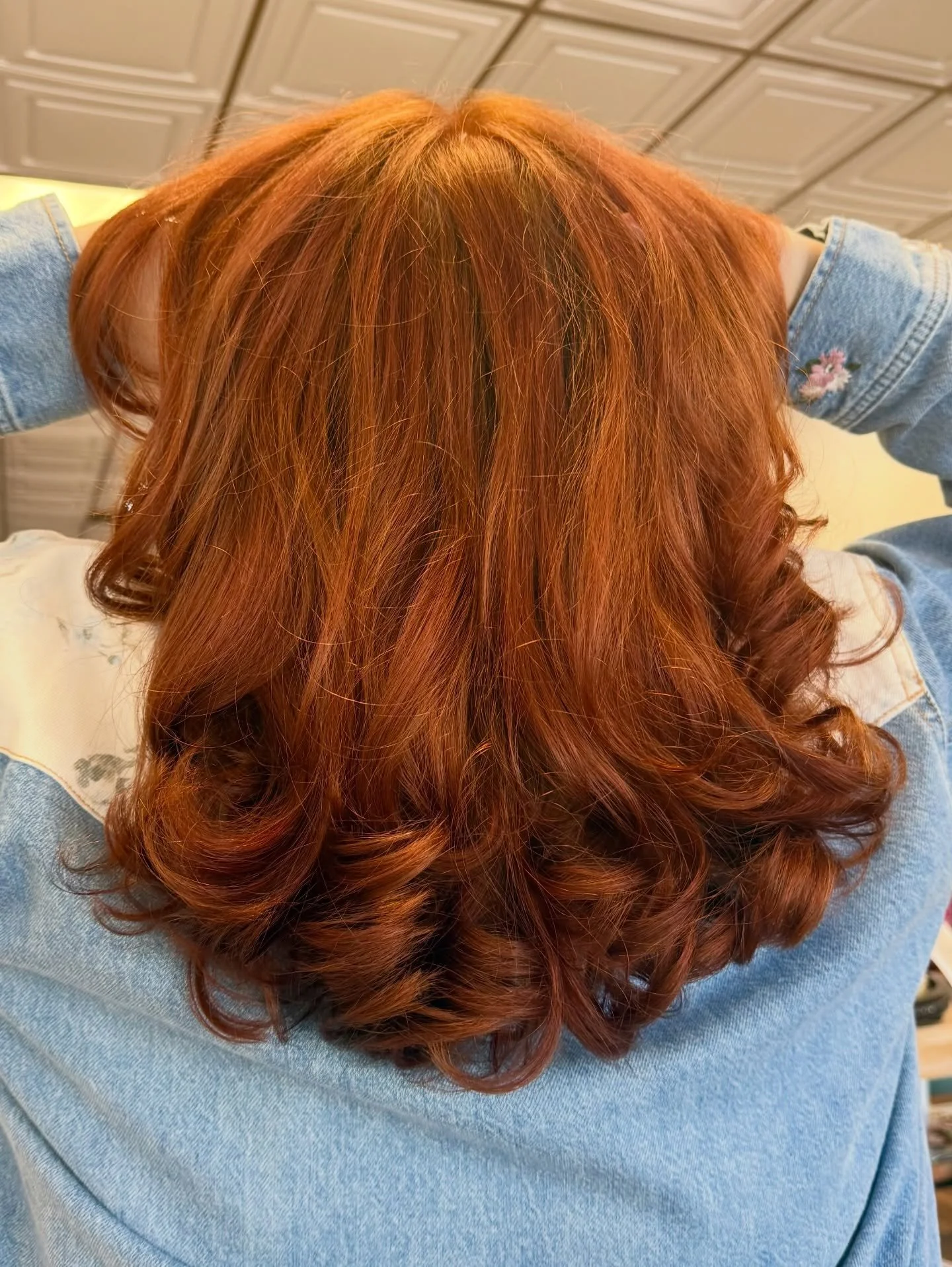 Suns out, Gingers in 🧡

Stylist : Hailey @haircuts.by.hailey 

Book your summer appointments online using the link in our bio or call 941-752-8010