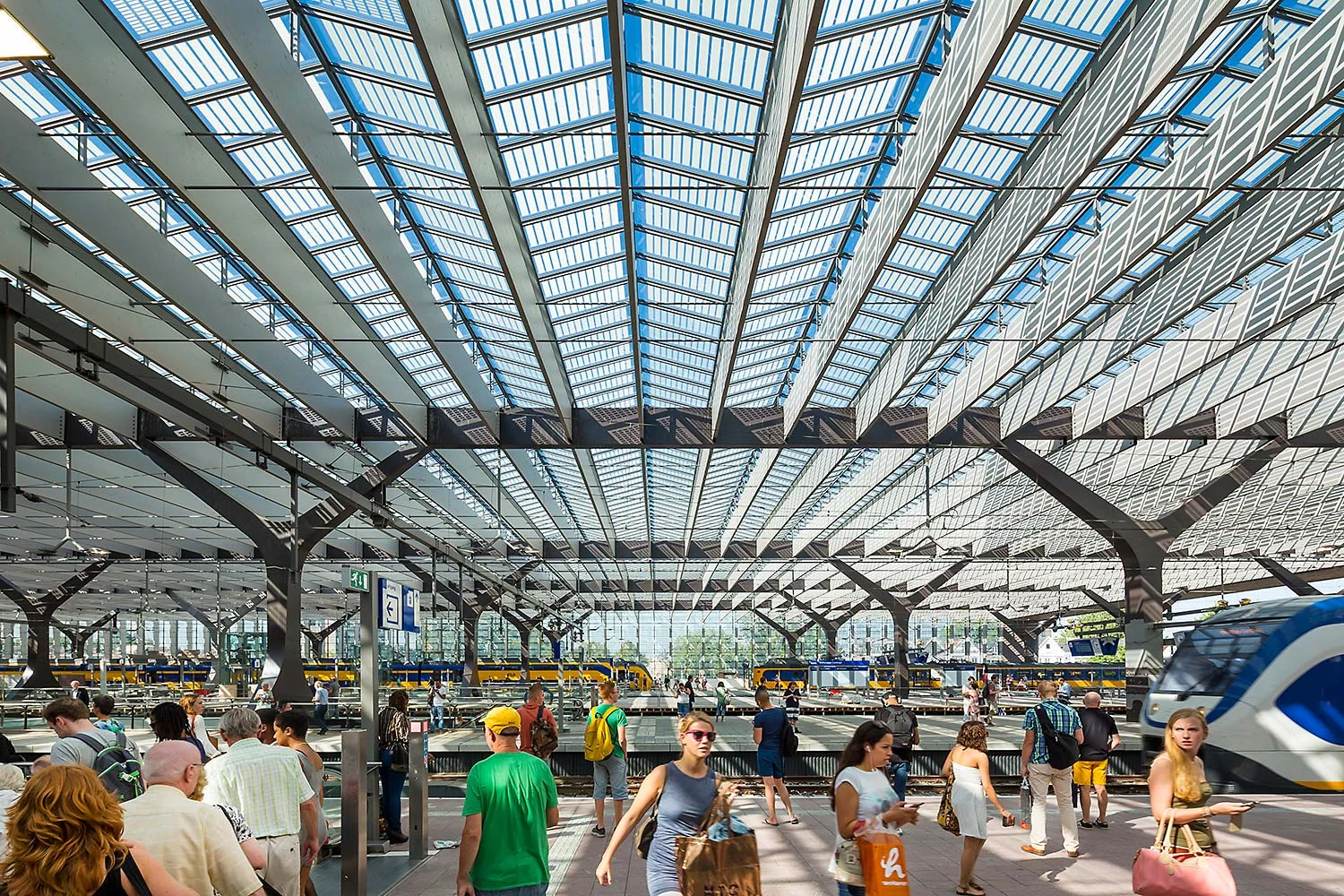 Central Station Rotterdam | CROSS Architecture