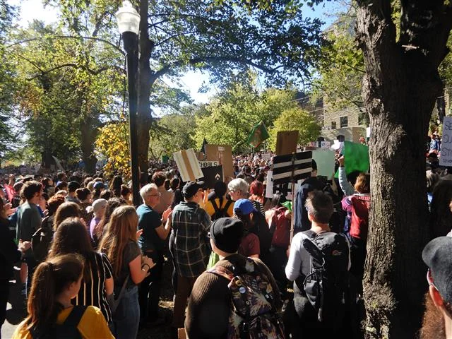 thousands in Victoria Square.jpg