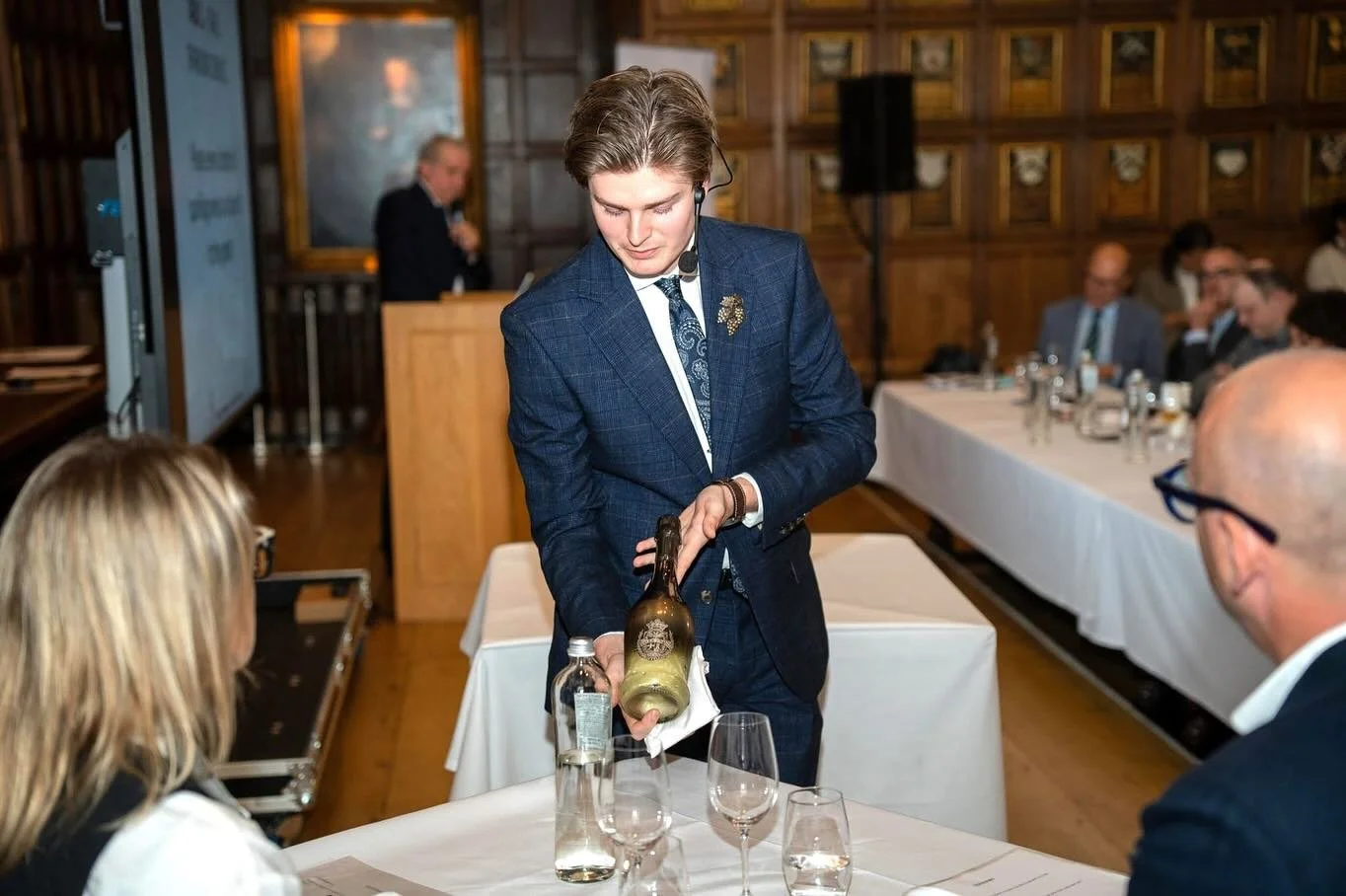 It’s time to share some great moments from The Best UK Sommelier Villa Sandi Award! 🍾🥂
We’re starting with the impressive performances of our finalists, a true showcase of style, knowledge and skill. Congratulations to all three contest