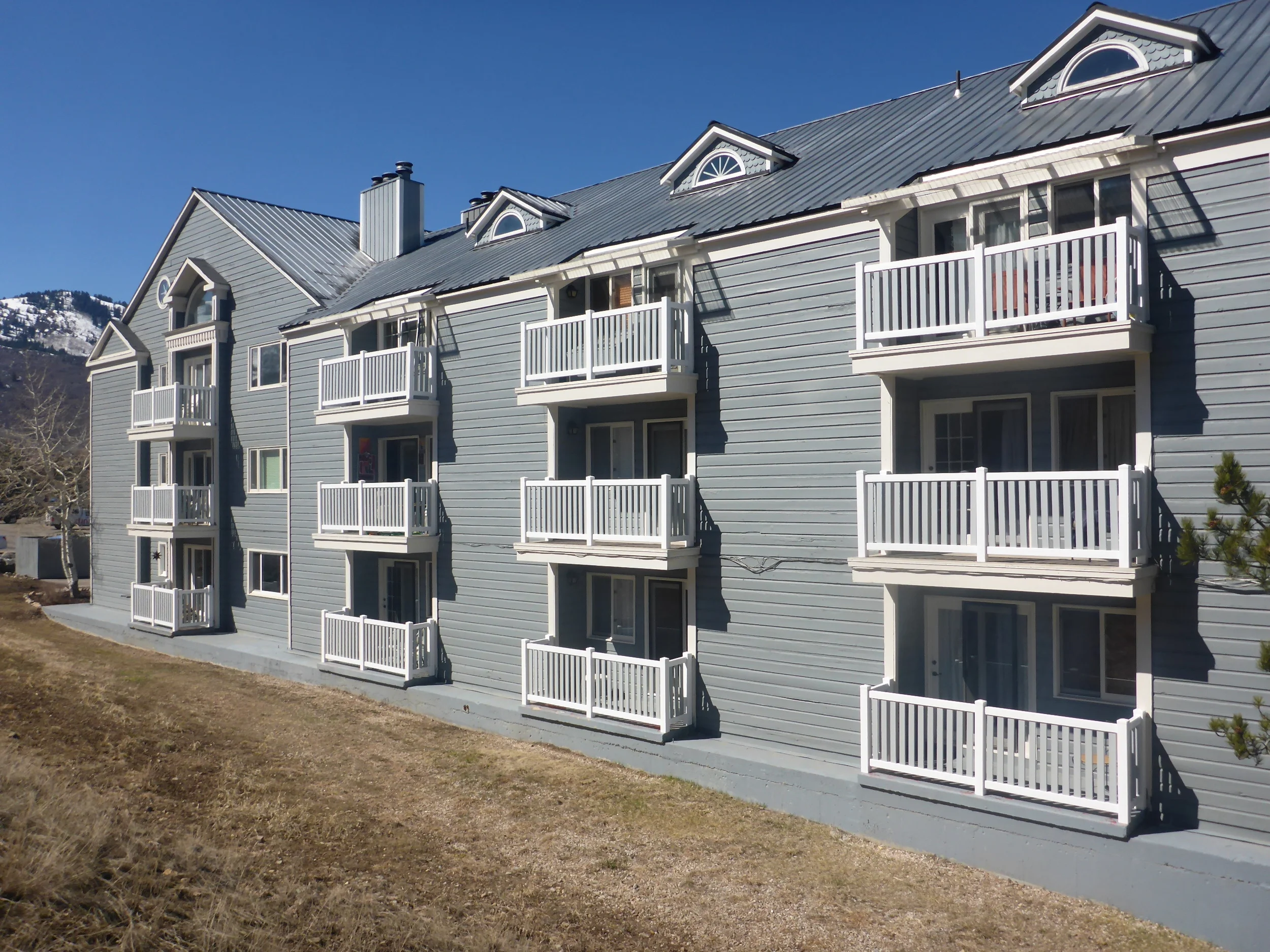 Sun Creek Condominiums