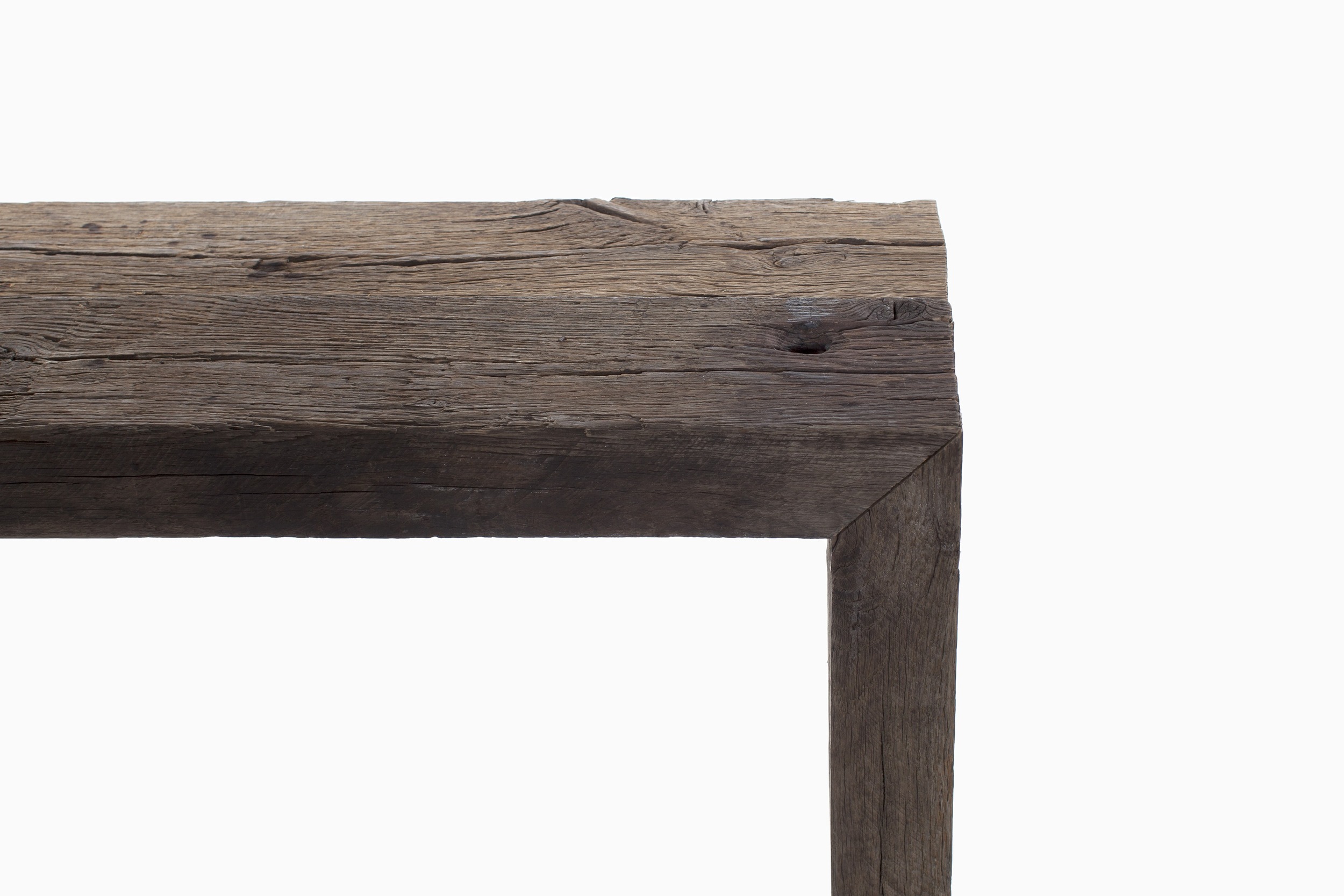 TIMBER_CHANDLER_DETAILS_01.01.jpg