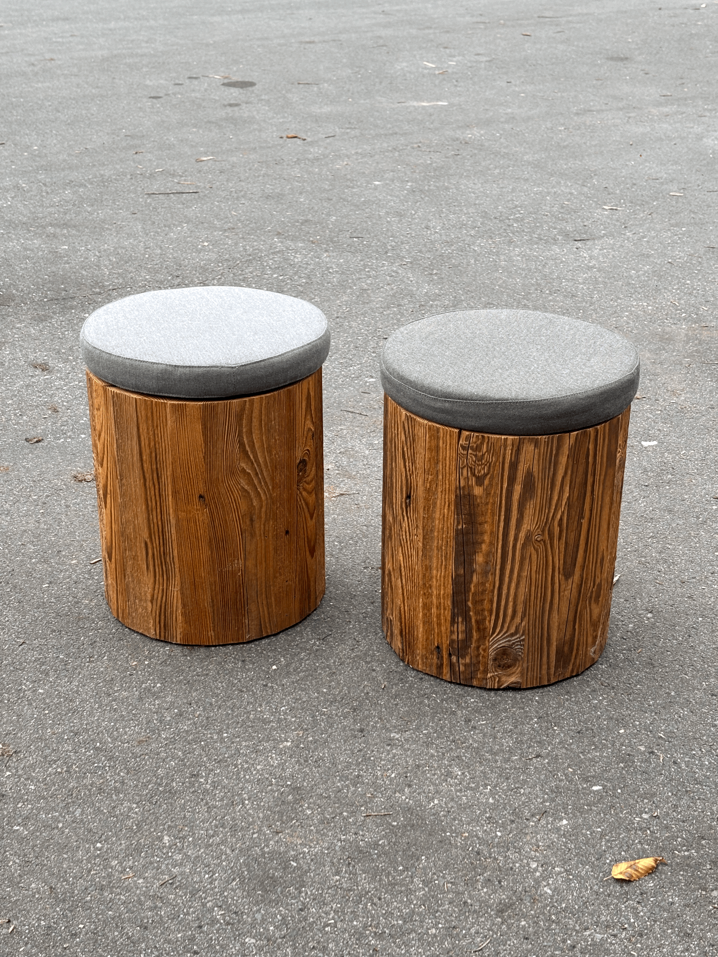   DIEPPE (2 pcs)  Tabouret - Stool Pin Marron - Brown Pine  Ø  35 × 45 cm    180€ TVAC -&nbsp;incl.VAT  (520€)    More info  