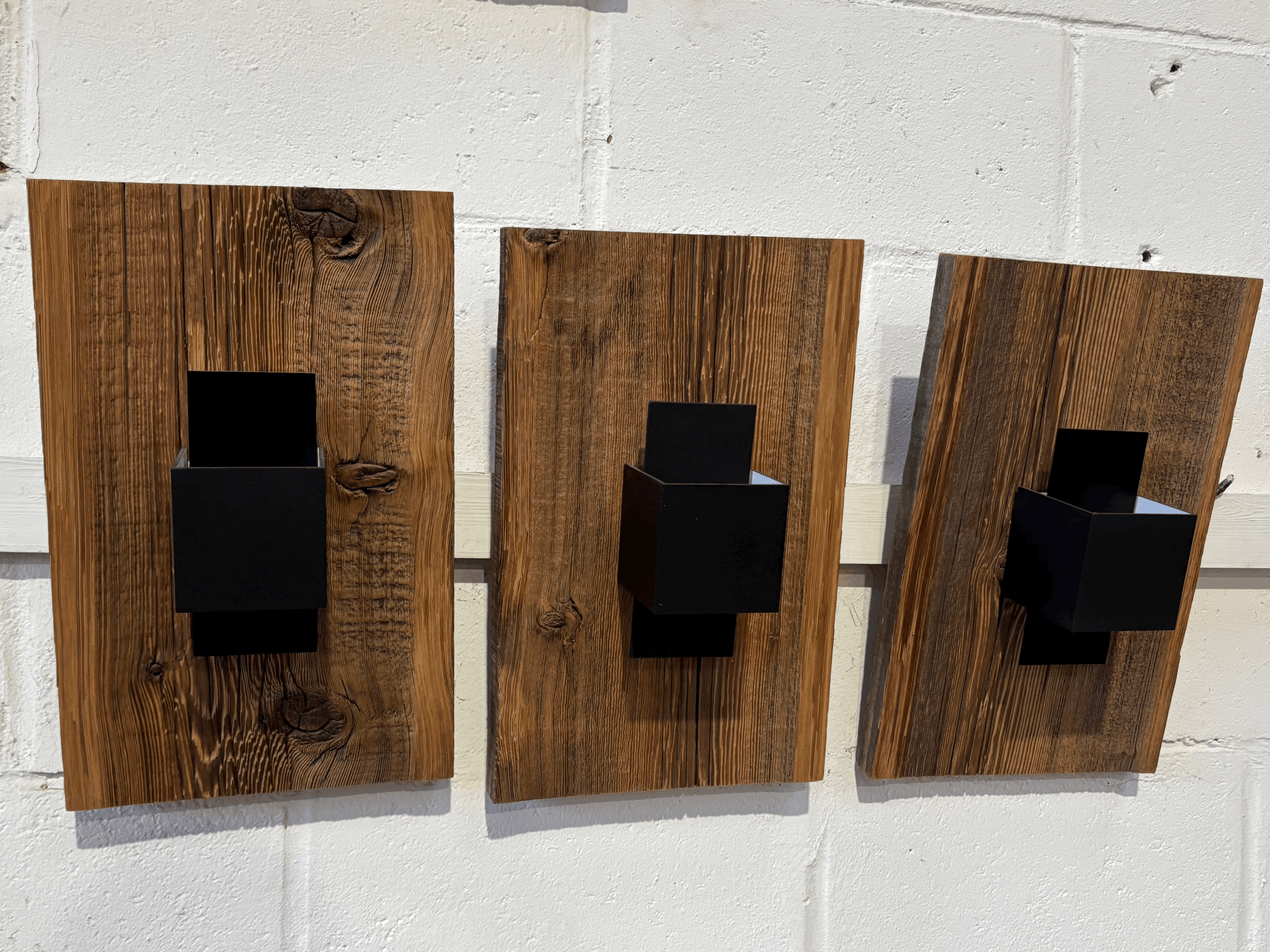   CUBO (5 pcs)  Applique murale -&nbsp;Wall light Pin Marron- Brown pine 23 × 38 cm    180€ TVAC -&nbsp;incl.VAT  (340€)    More info  