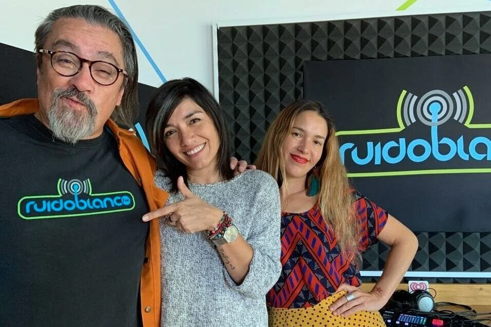 Combo Movox en cabina de Ruido Blanco con Olivia Luna.