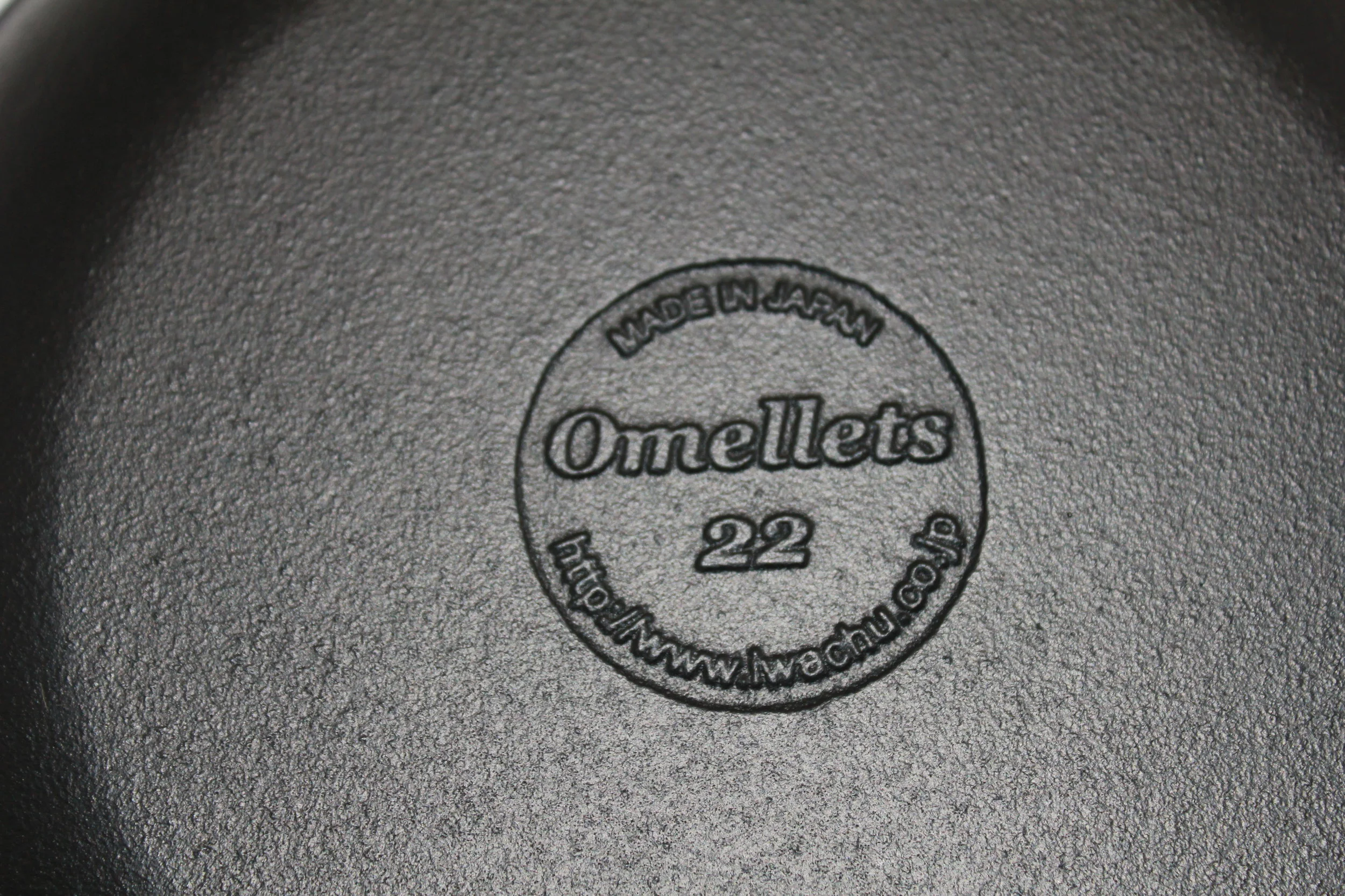 IWACHU Omelette pan LOGO