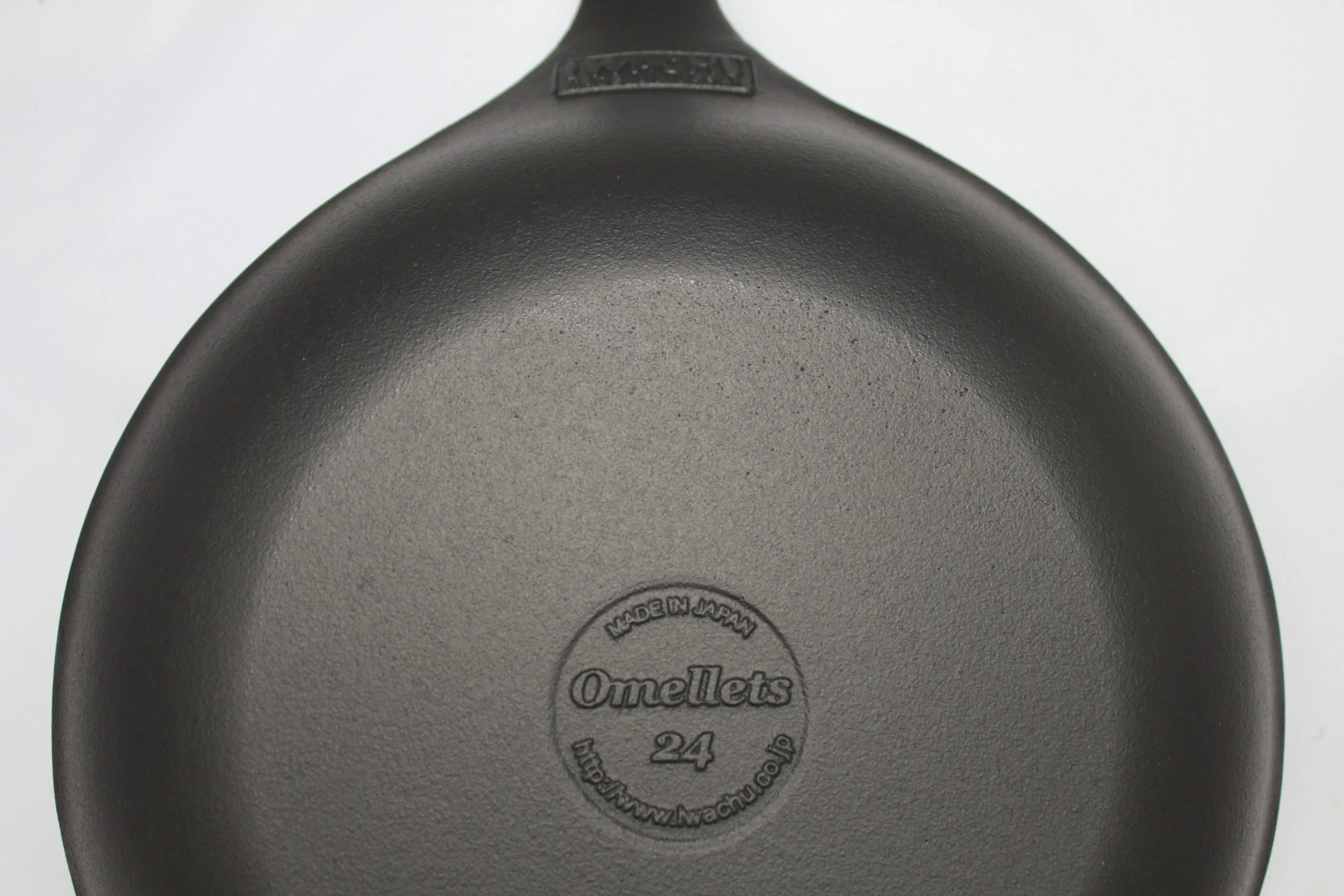 IWACHU Omelette pan Logo