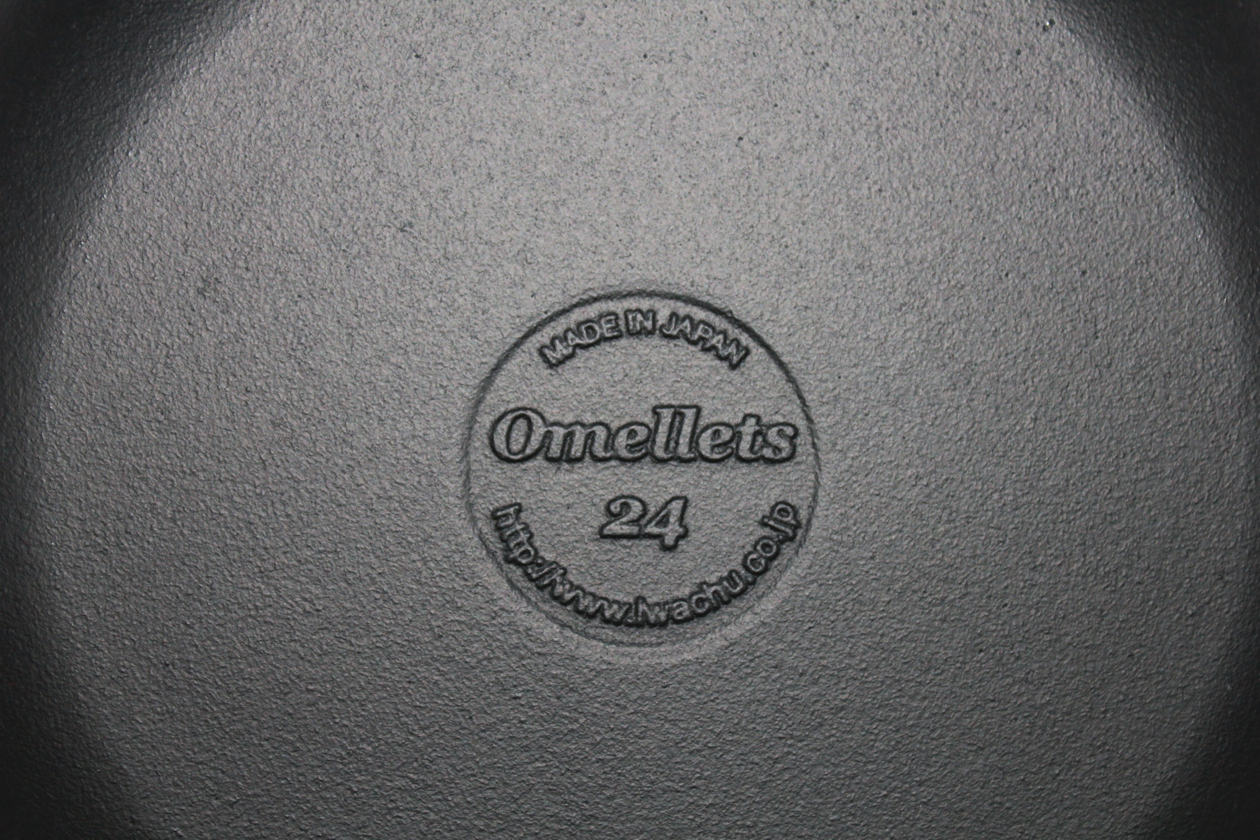 IWACHU Omelette pan Logo