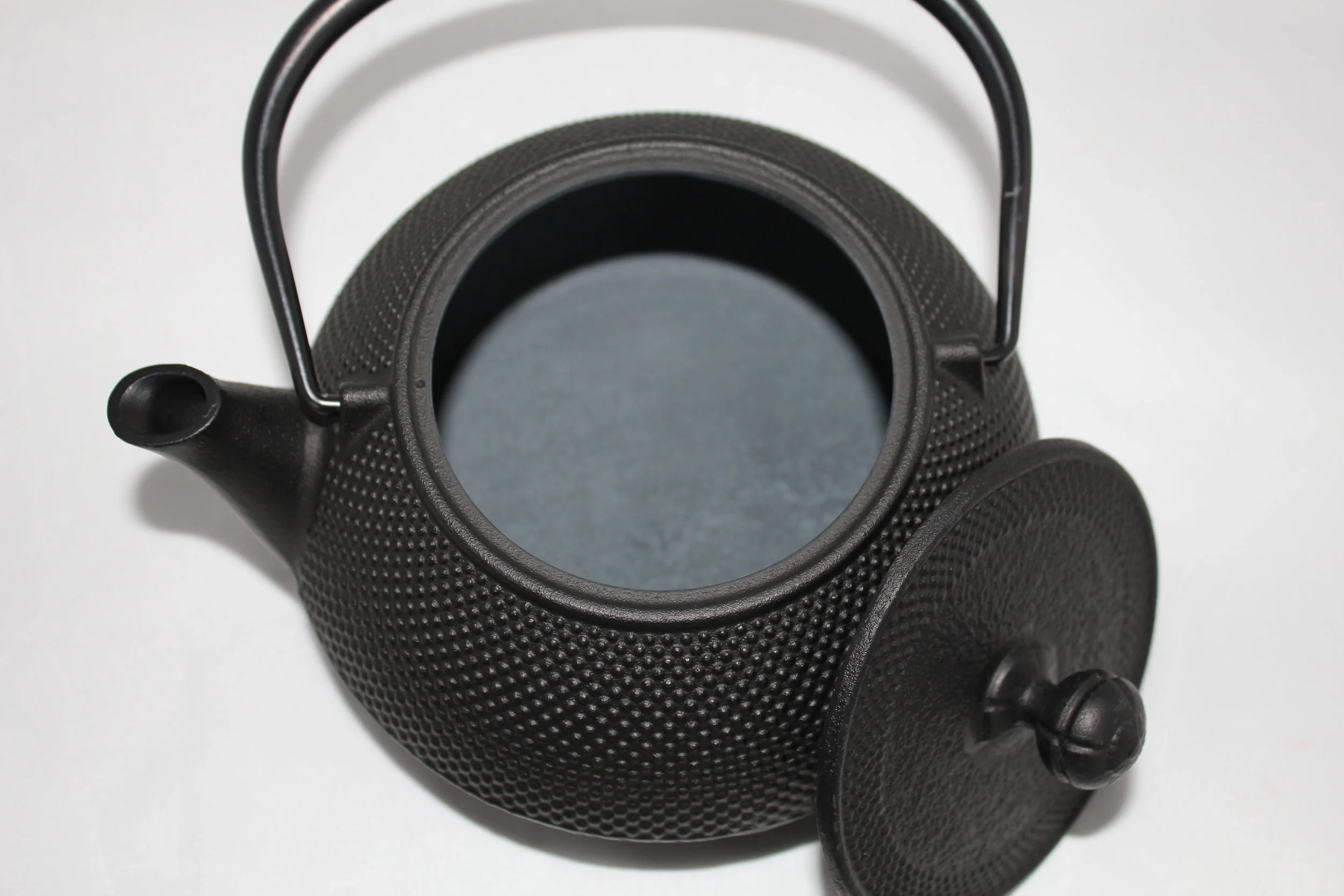 IWACHU Cast Iron  Japanese Kettle ARARE inside