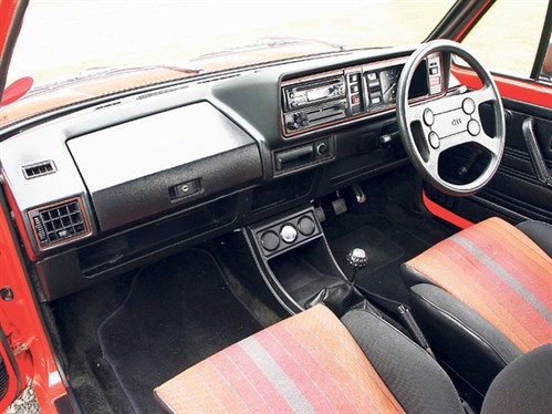 volkswagen_golf_mk1_id36305_499x374.jpg