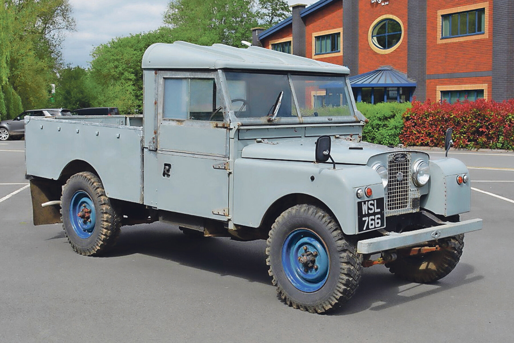 Land Rover Diesel was sold for a very reasonable £9250 at Brightwells