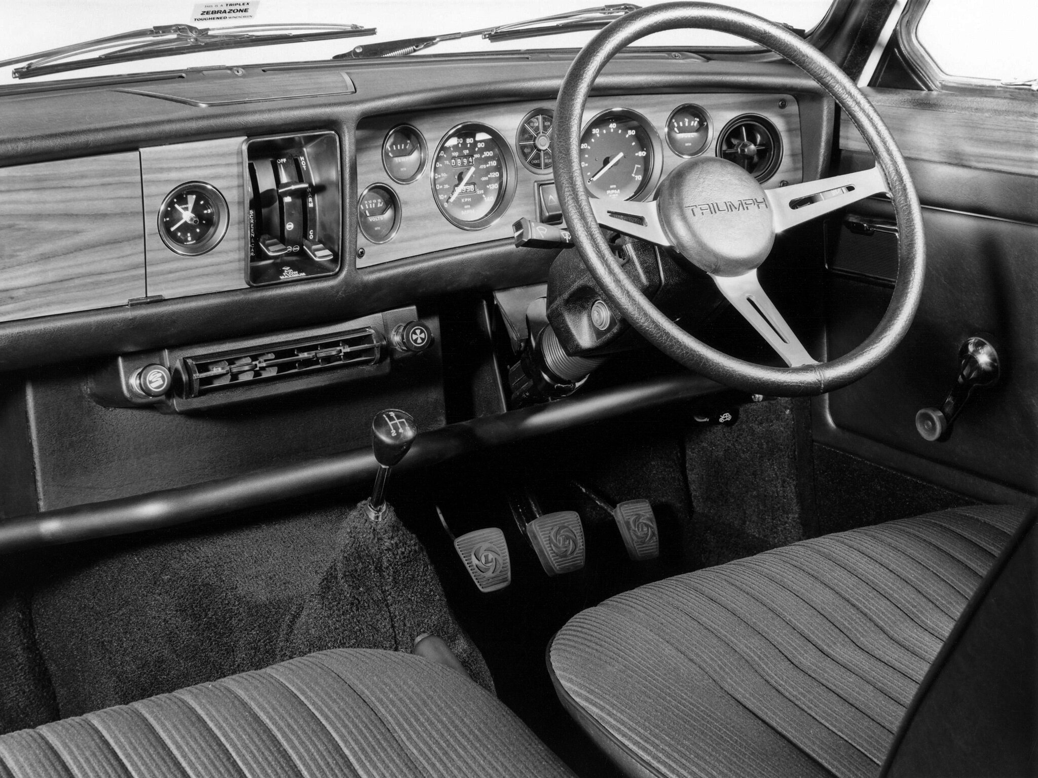 Triumph Dolomite interior gets lashings of wood