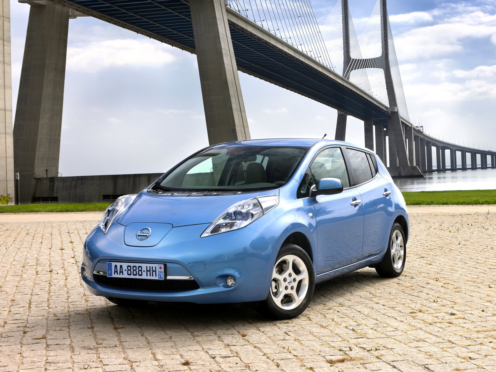 Nissan Leaf: a face only its mother would love?