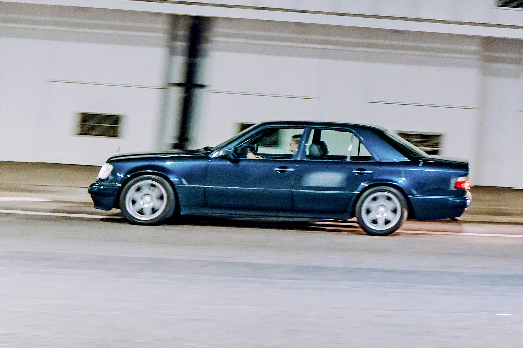 Mercedes-E500-01.jpg