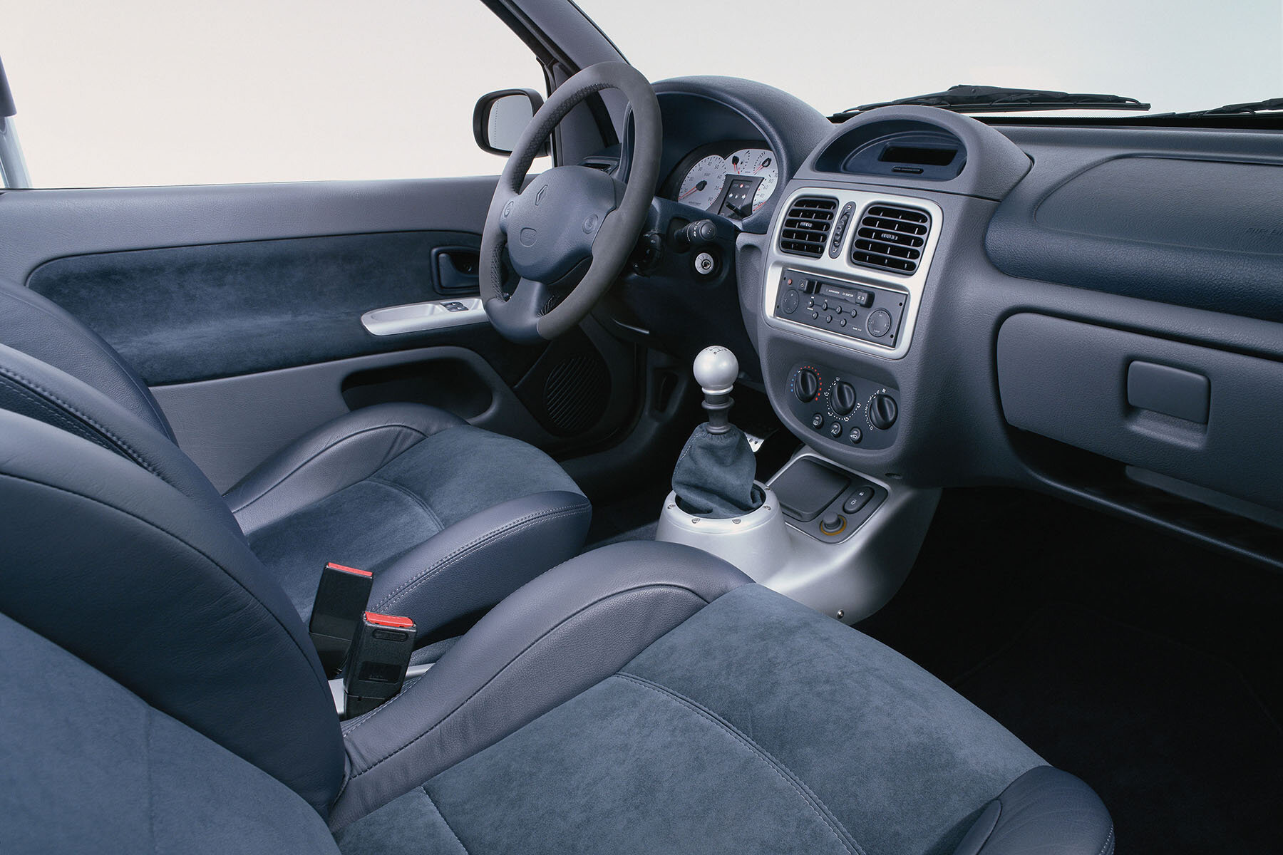 The Clio’s interior isn’t that special, until you turn around and look behind you.