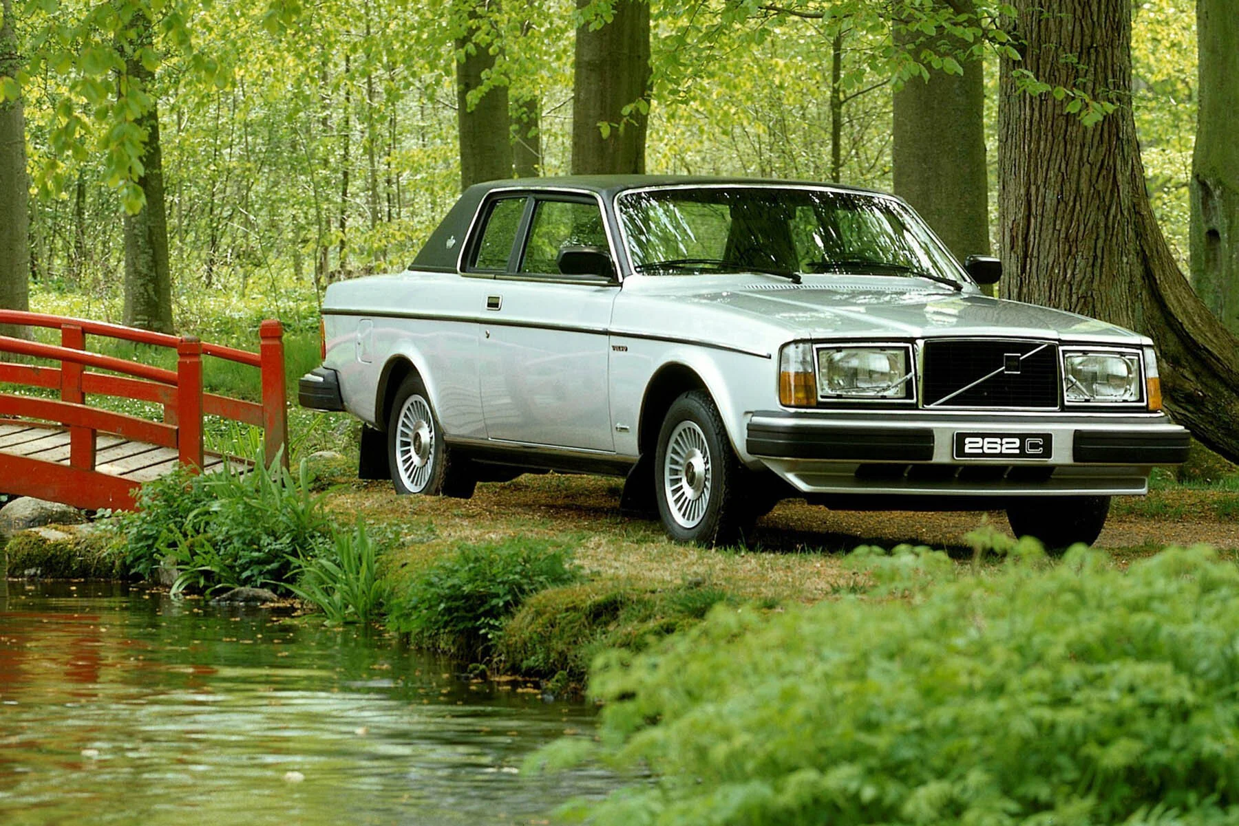 volvo_262_c_23.jpeg