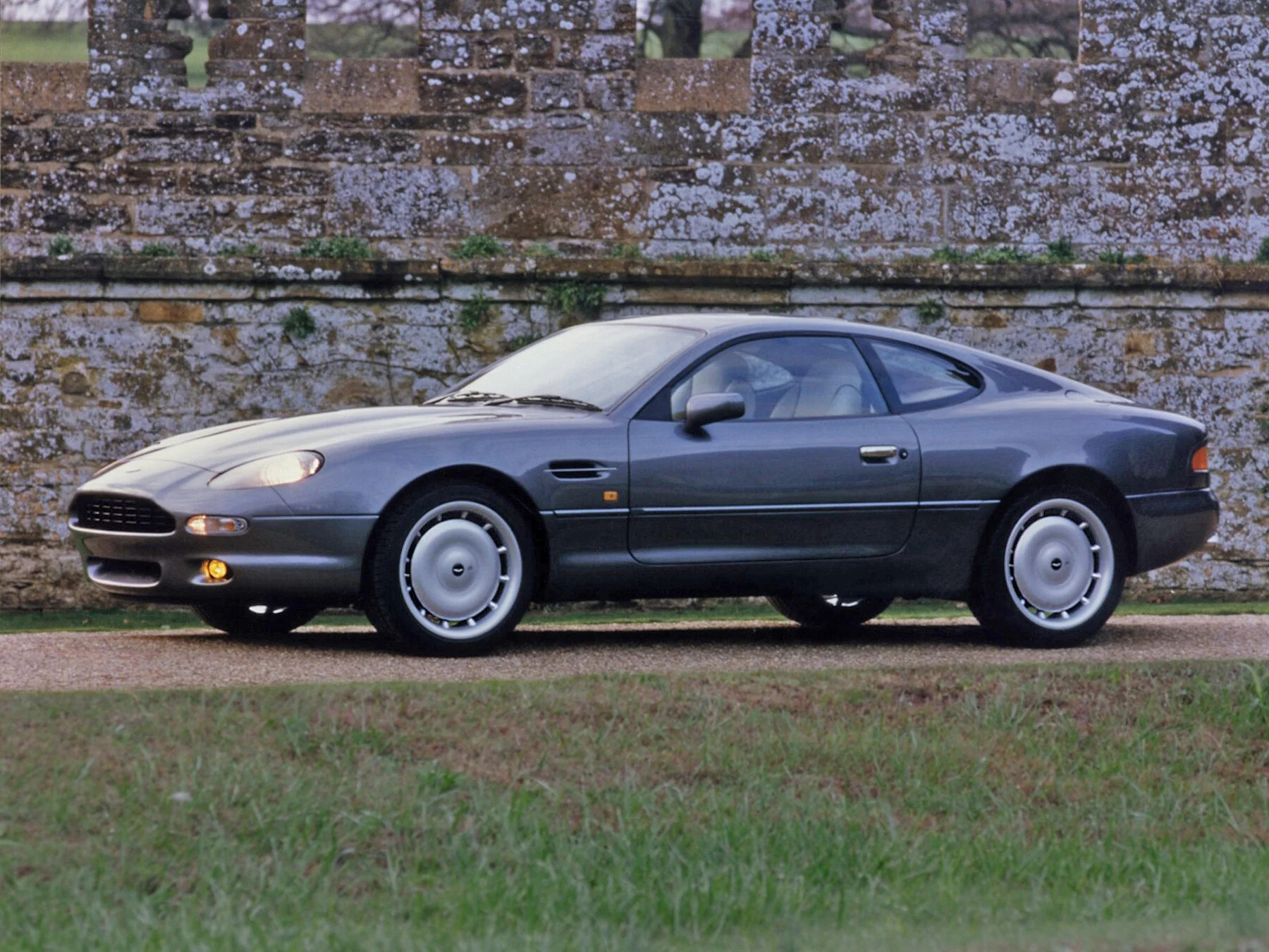 aston_martin_db7_4.jpg