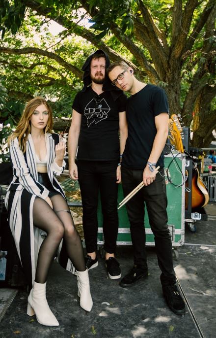   VÉRITÉ   on Tour 