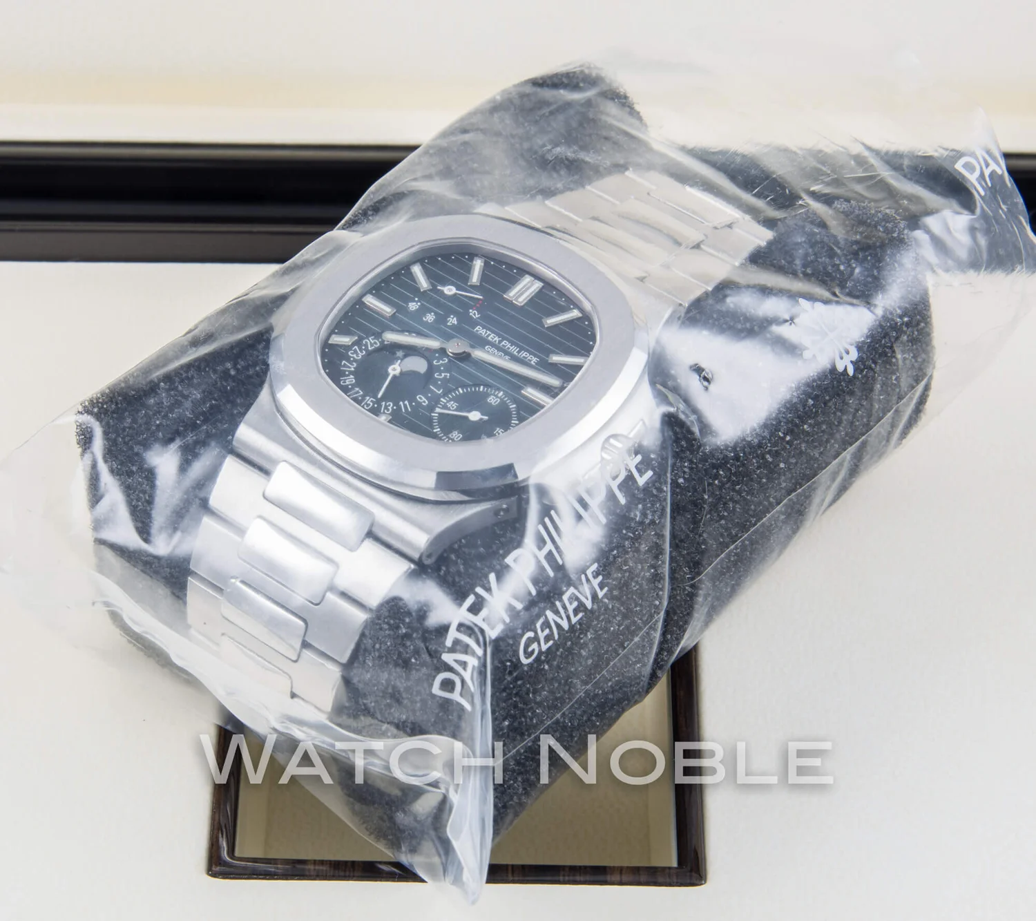 5712 patek for sale