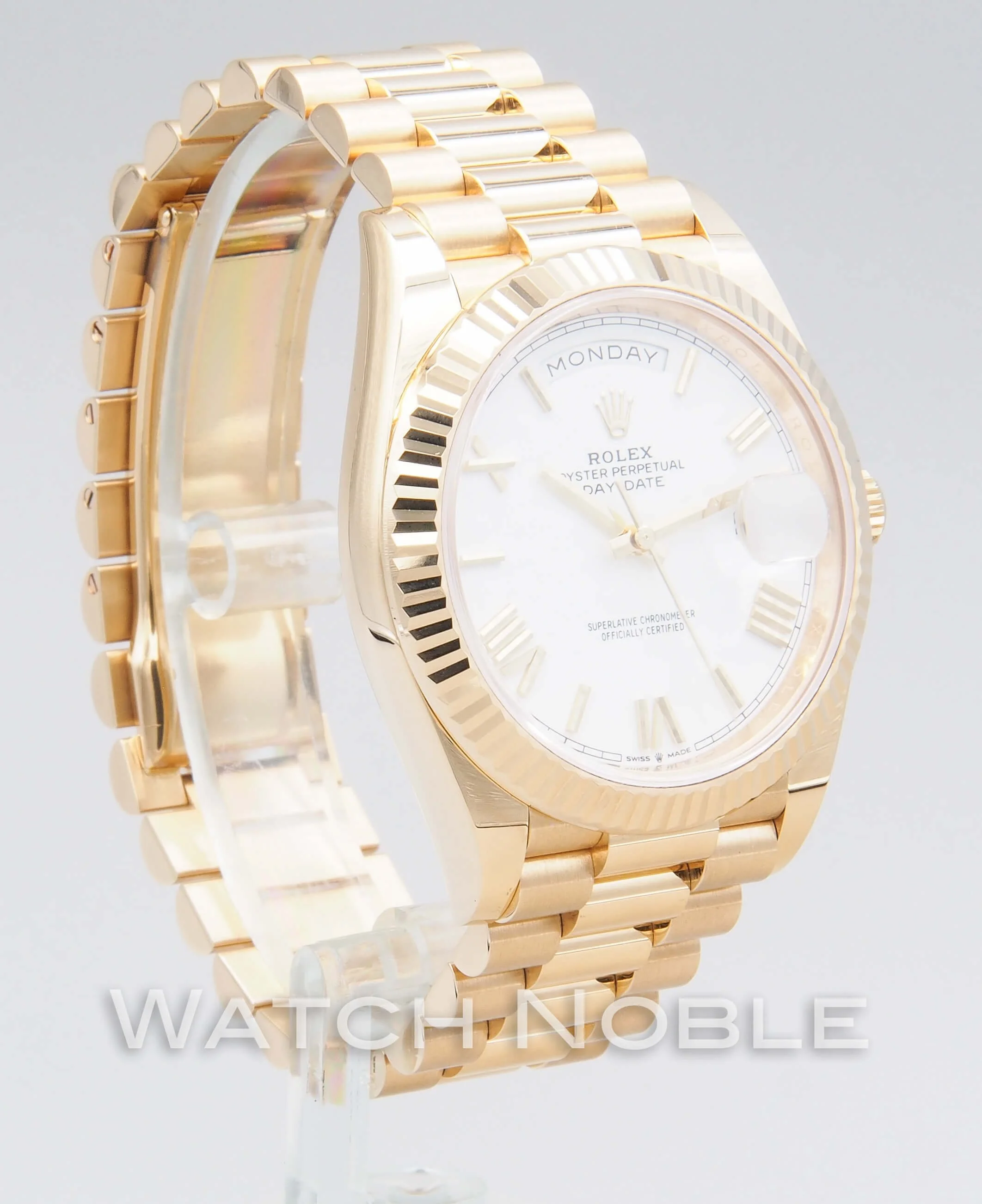 Pre-owned Rolex Day-Date 40 White Roman Yellow Gold President 228238